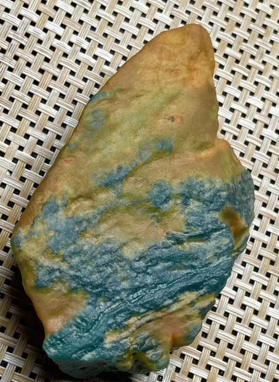 点击头像看直播# 大马坎水石 290克 整个已脱沙,油性十足,玻璃种炭照