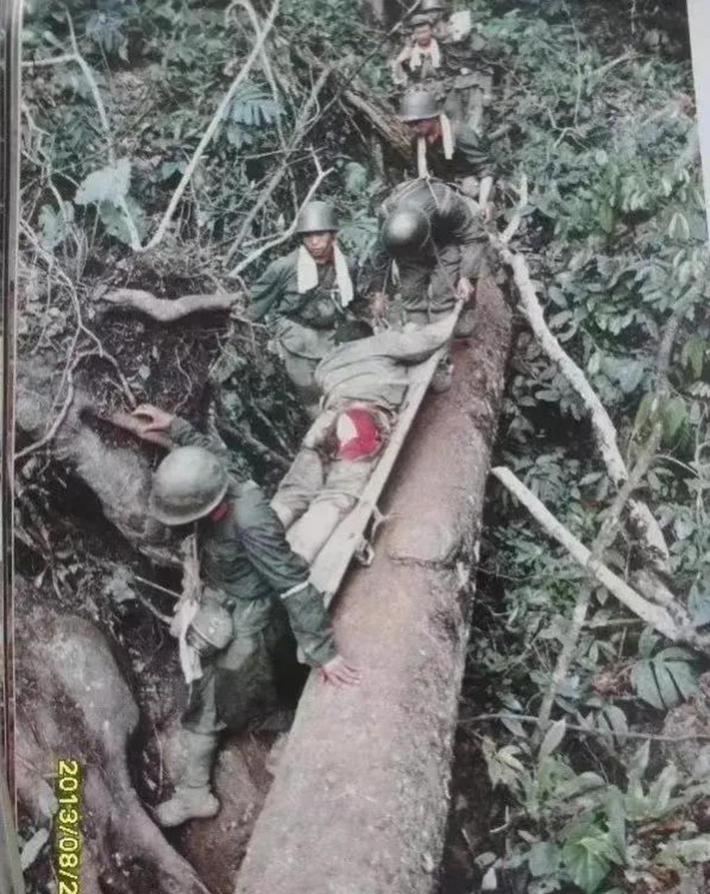 在上世纪八十年代的老山战场上,数不清的解放军战士为了保卫国家,不惧