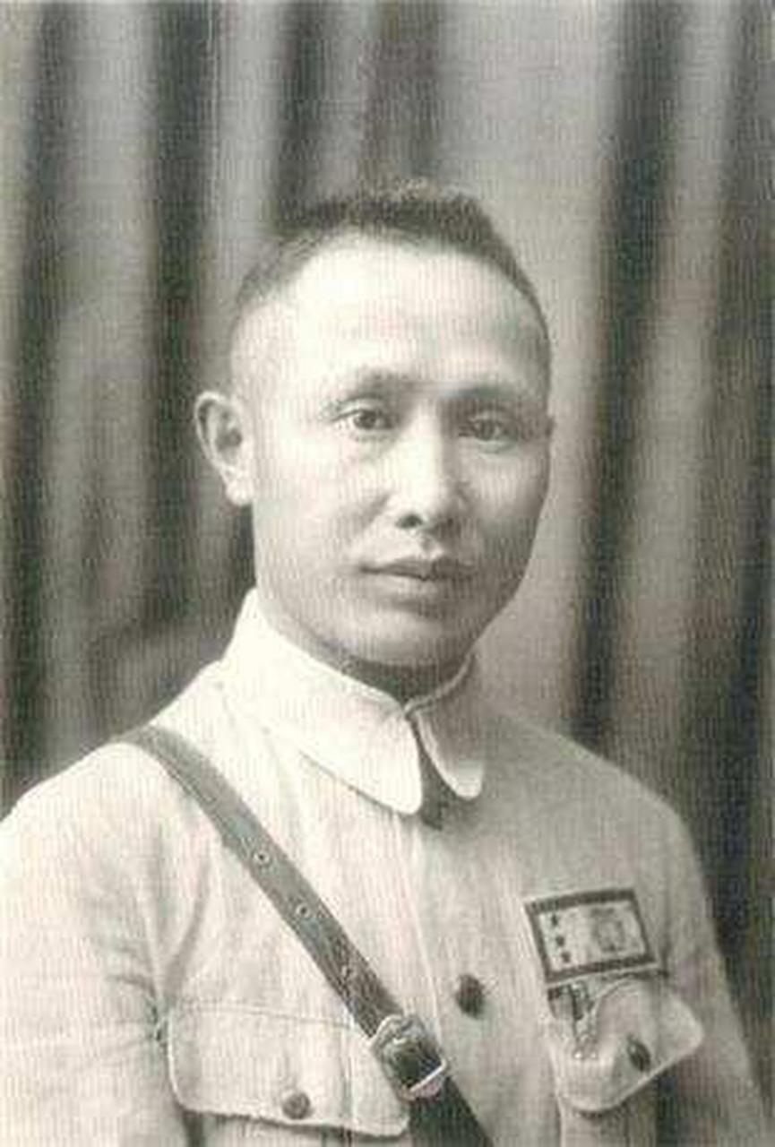 邱行湘是黄埔五期毕业生,因为打仗勇猛,素有"邱老虎"之称.