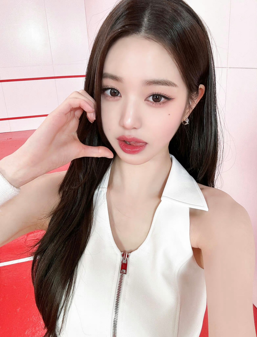 又被张元英自拍美到