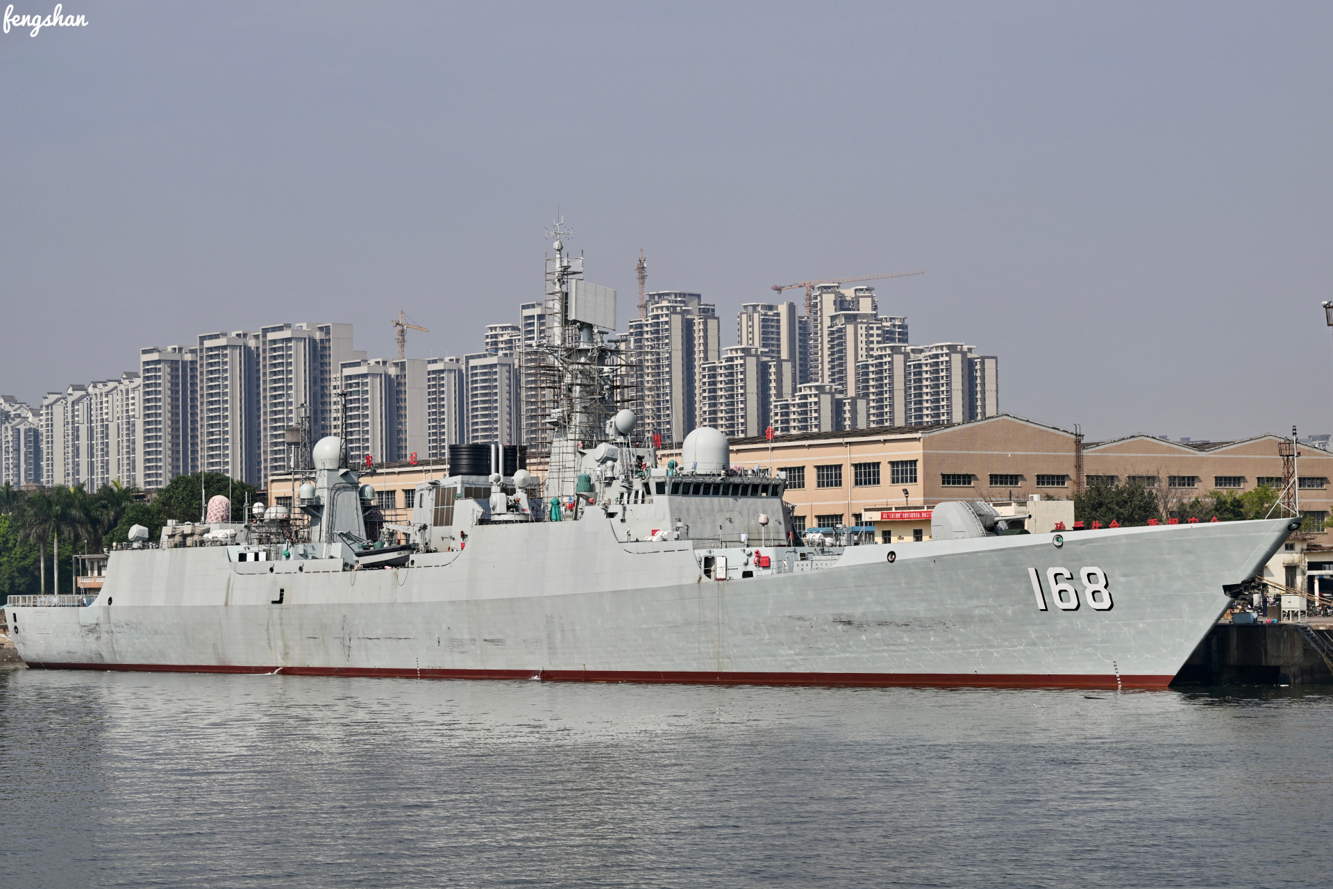 即将完成改造的168广州号导弹驱逐舰,从外观看不出意外的升级为大号