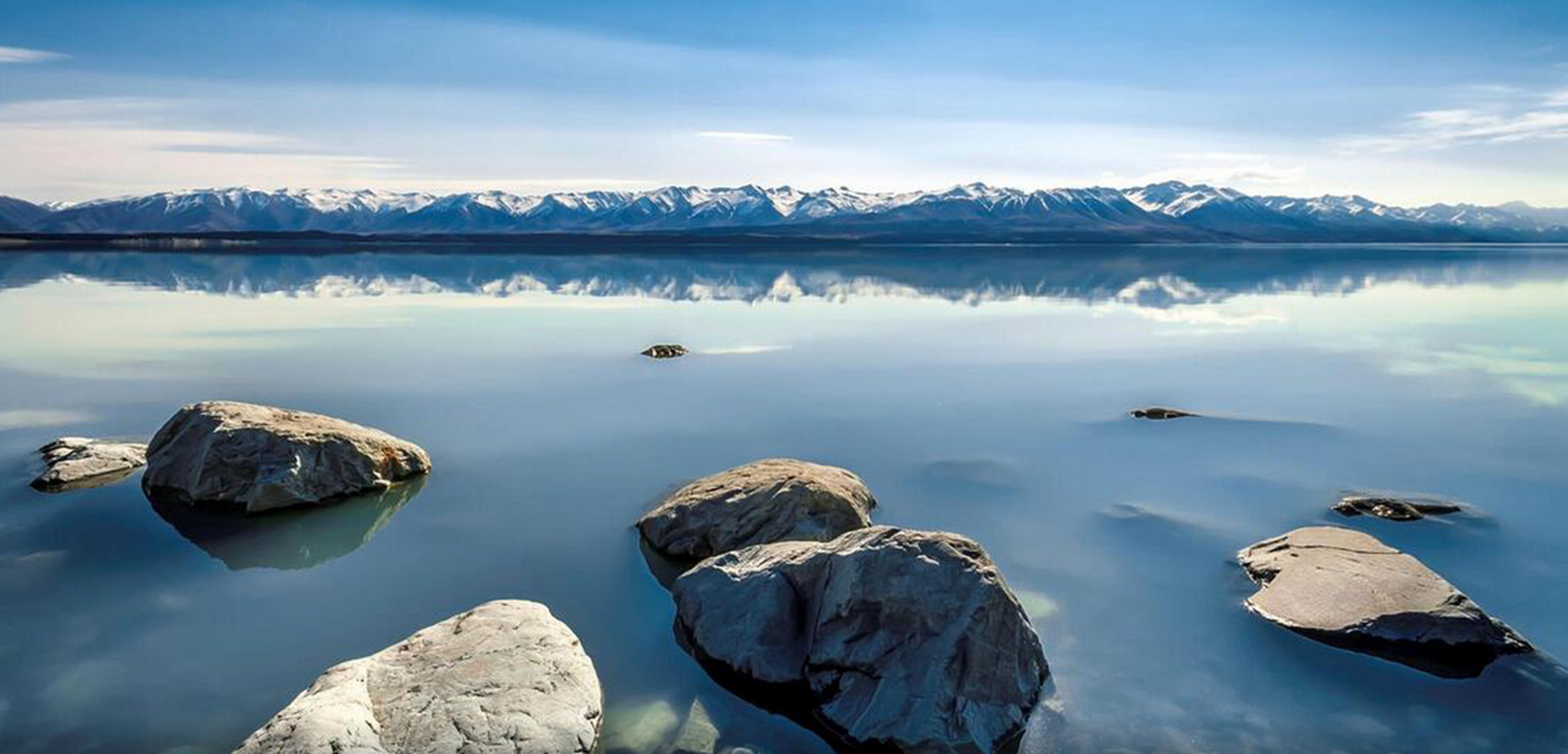 乌袍君生百目 庙前拦路自称黄眉老祖