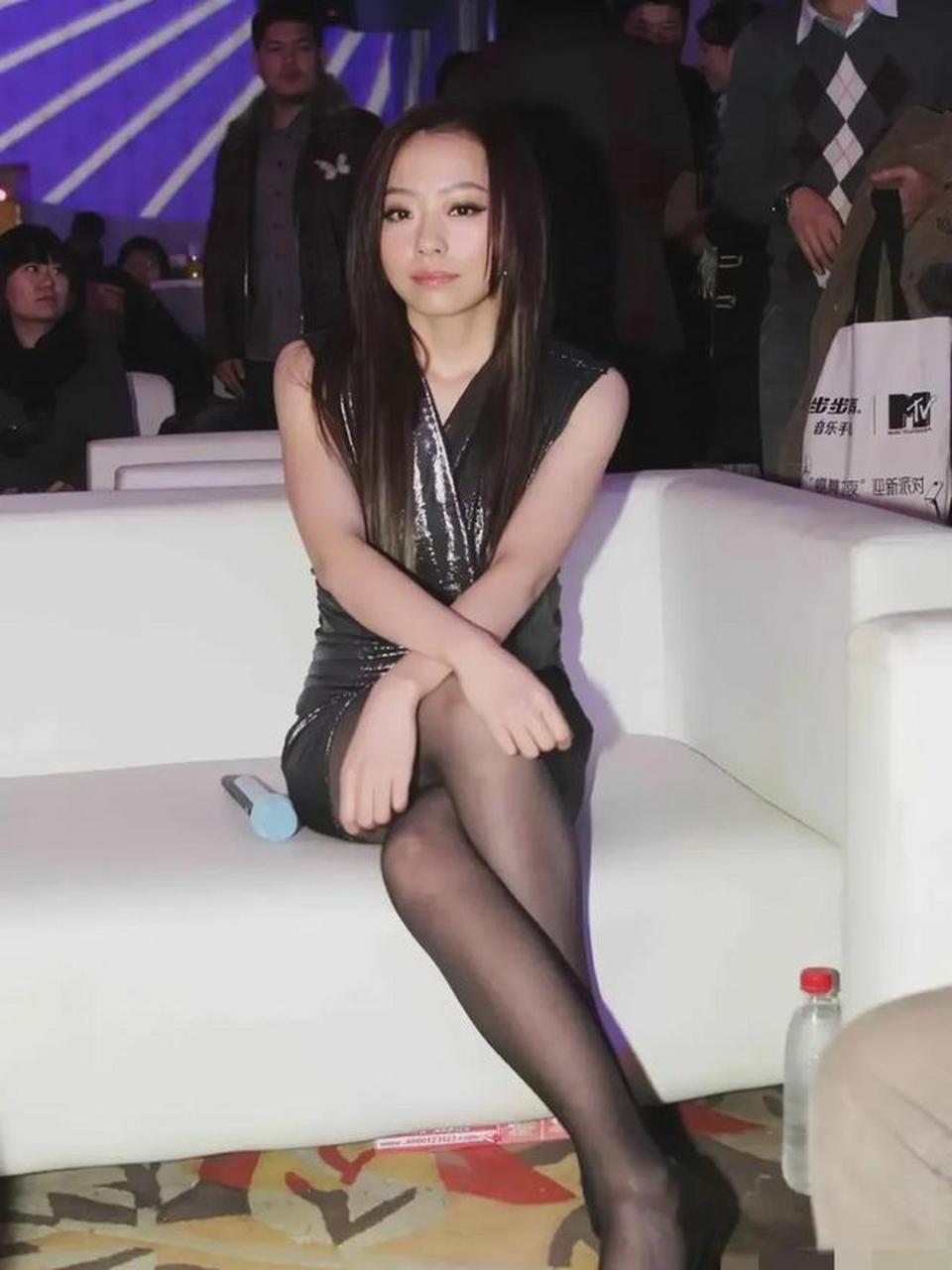 照片拍摄于2015年,当时中国内地流行歌手张靓颖在成都参加活动时留下
