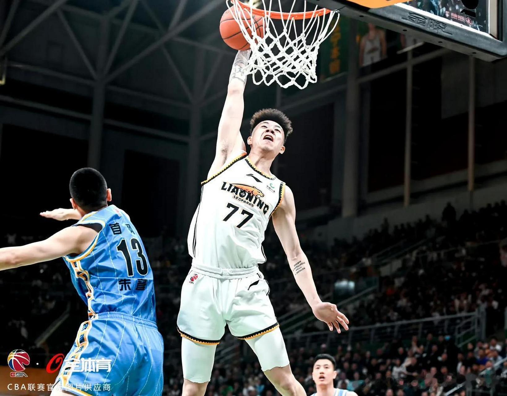 莫兰德谈张镇麟战斧劈扣:"哇,这是本场比赛最出色