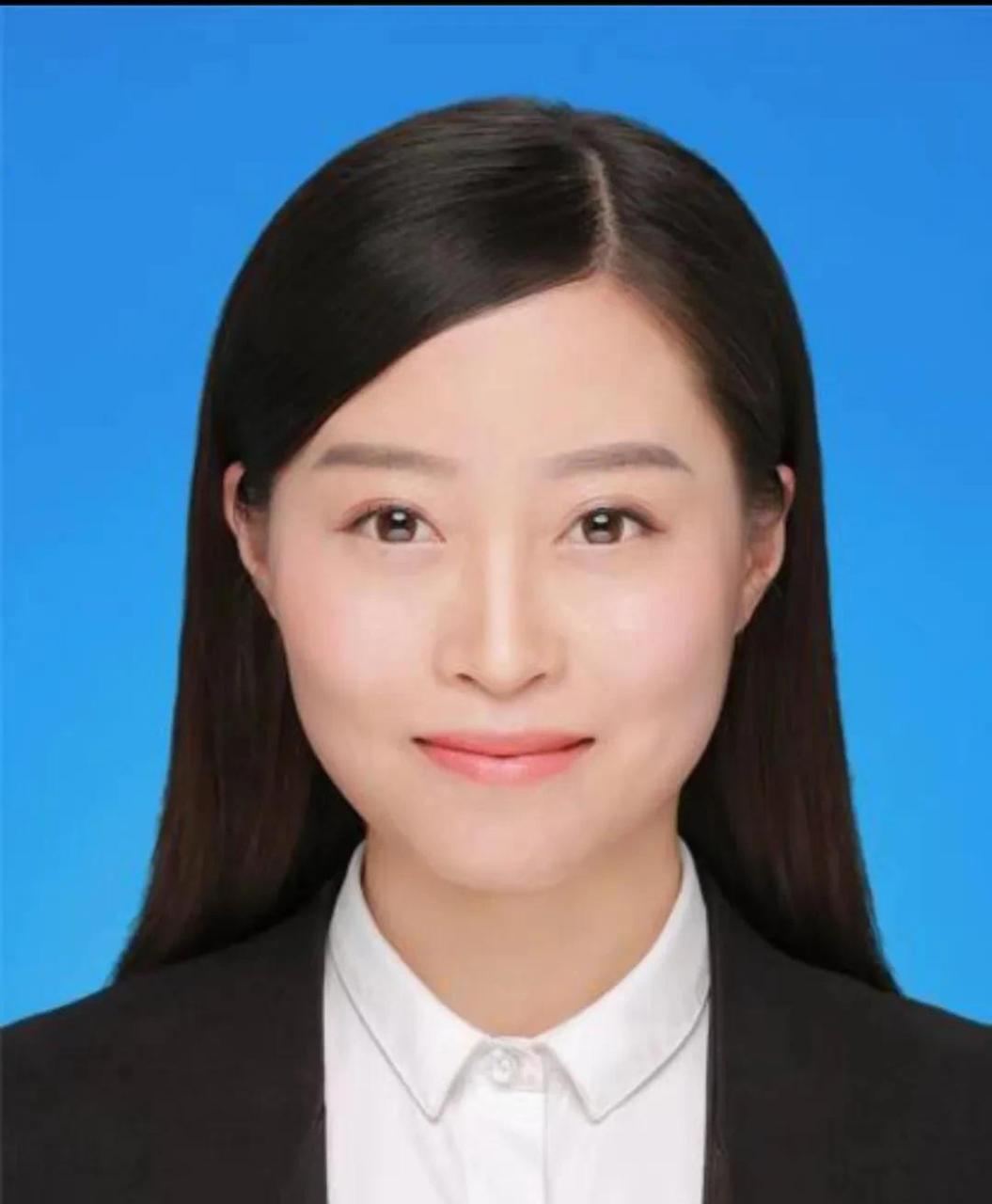 8--2017.11 作为定向招录选调生,任西安市周至县副县长(挂职) 2017.