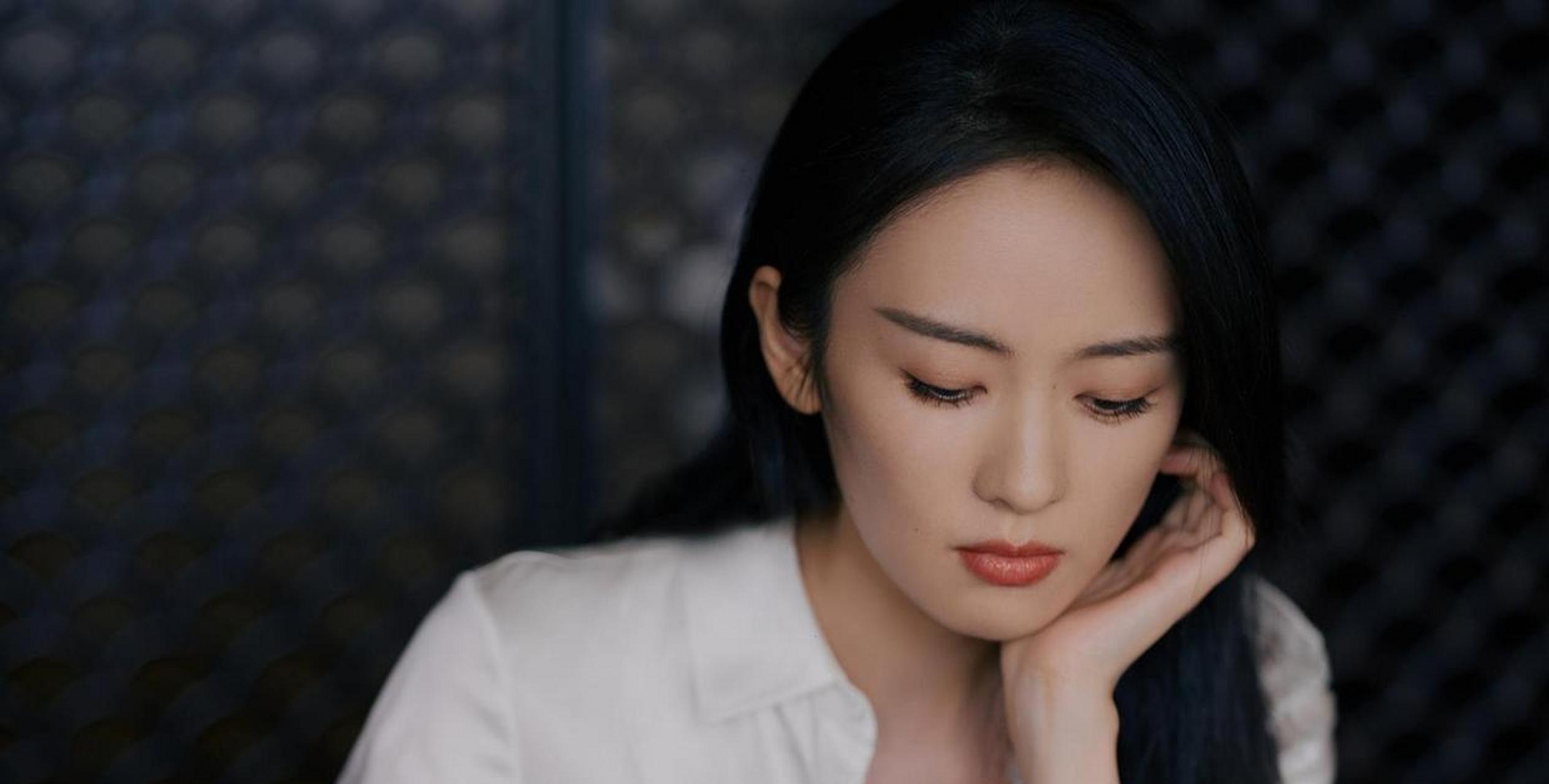 童谣优雅气质魅力写真