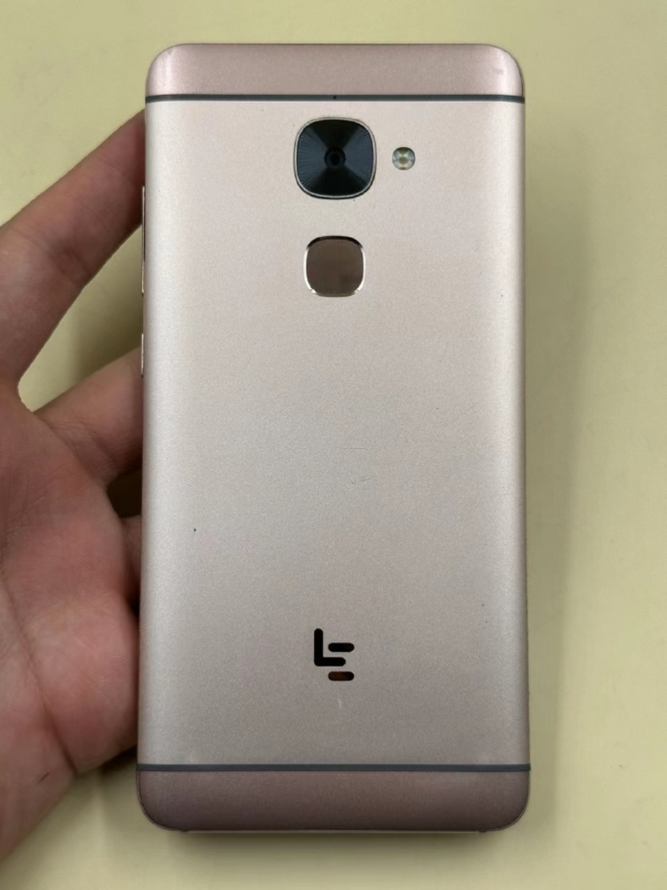 来拉一波回忆,这手机还记得吗?乐视2!