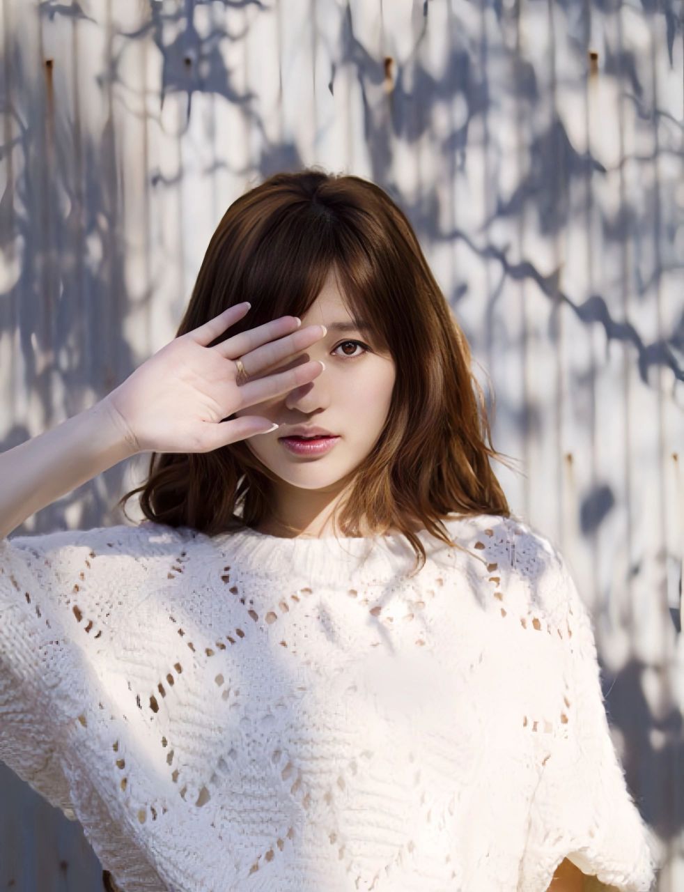 哎呀我觉得不用太过担心金莎 她年轻的时候也很漂亮 有钱也有学历