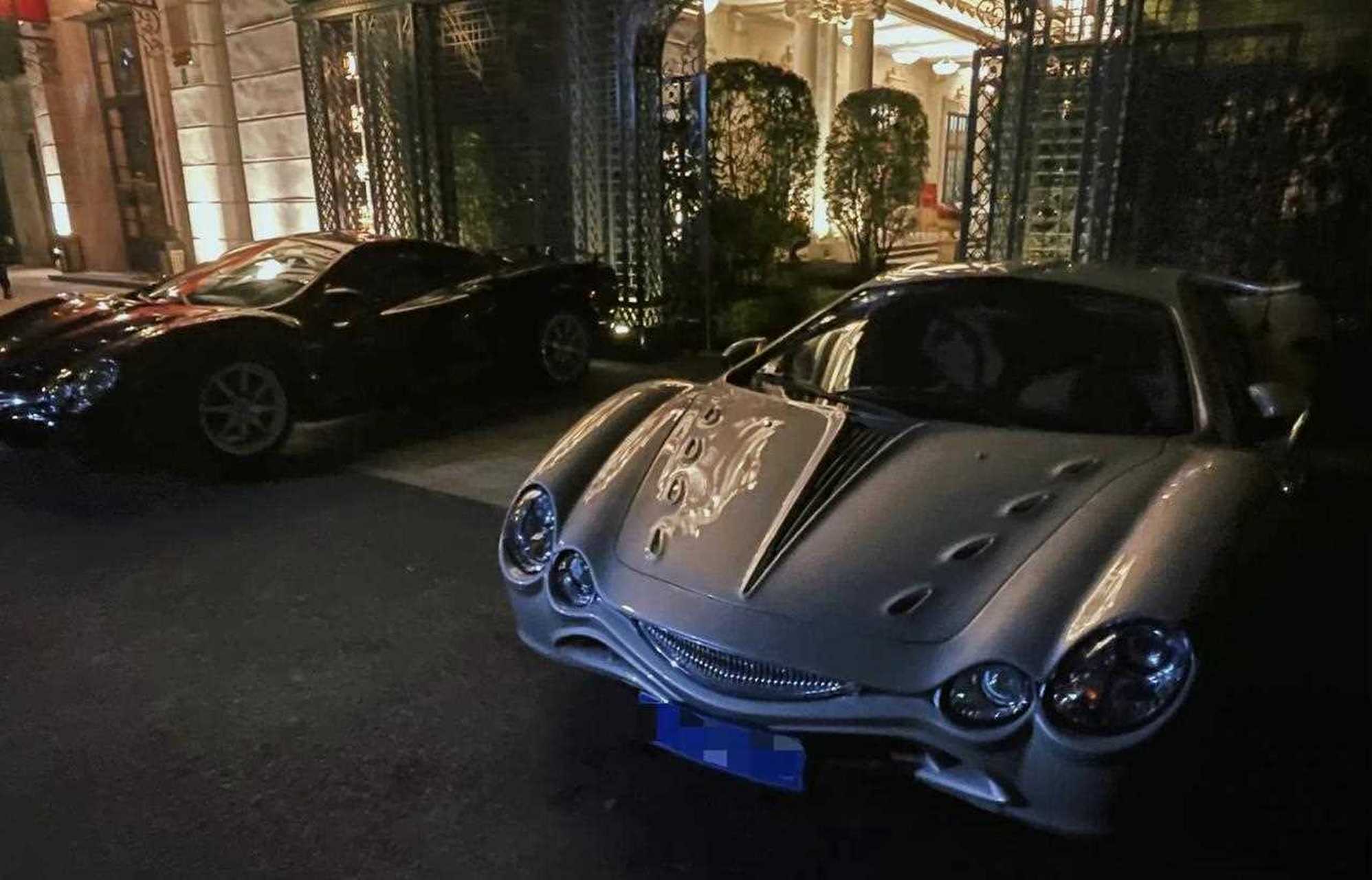 婚礼上见到光冈大蛇,这款车在国内非常稀少,没有什么人愿意买,当年0