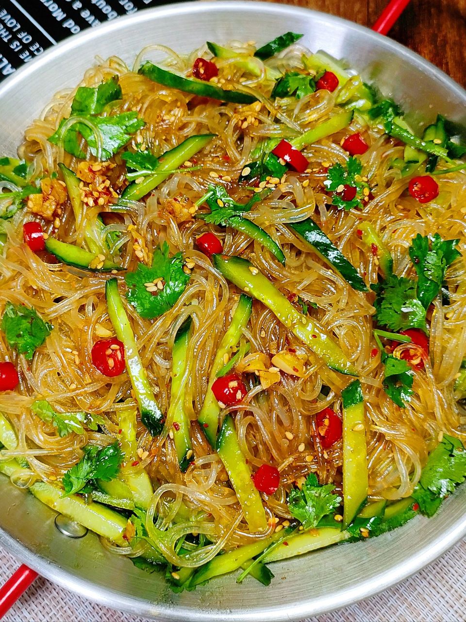 巨好吃 好吃到舔盘的黄瓜拌粉丝,做法超简单,酸辣又可口,简直太香了