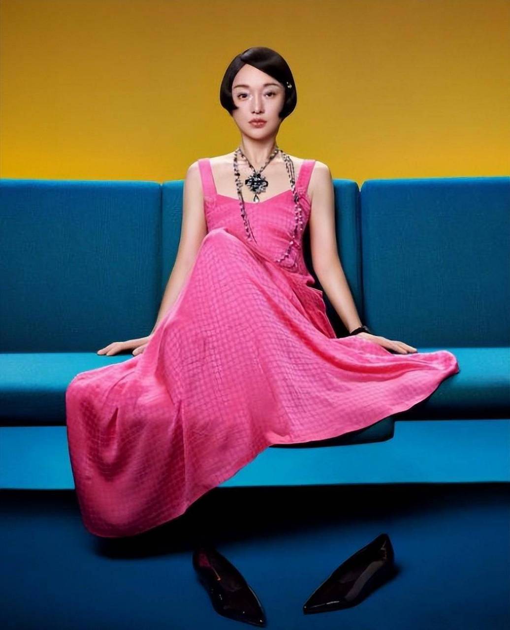 周迅封面杂志合集,短发造型变身摩登女郎,被粉丝称"杂志女王"