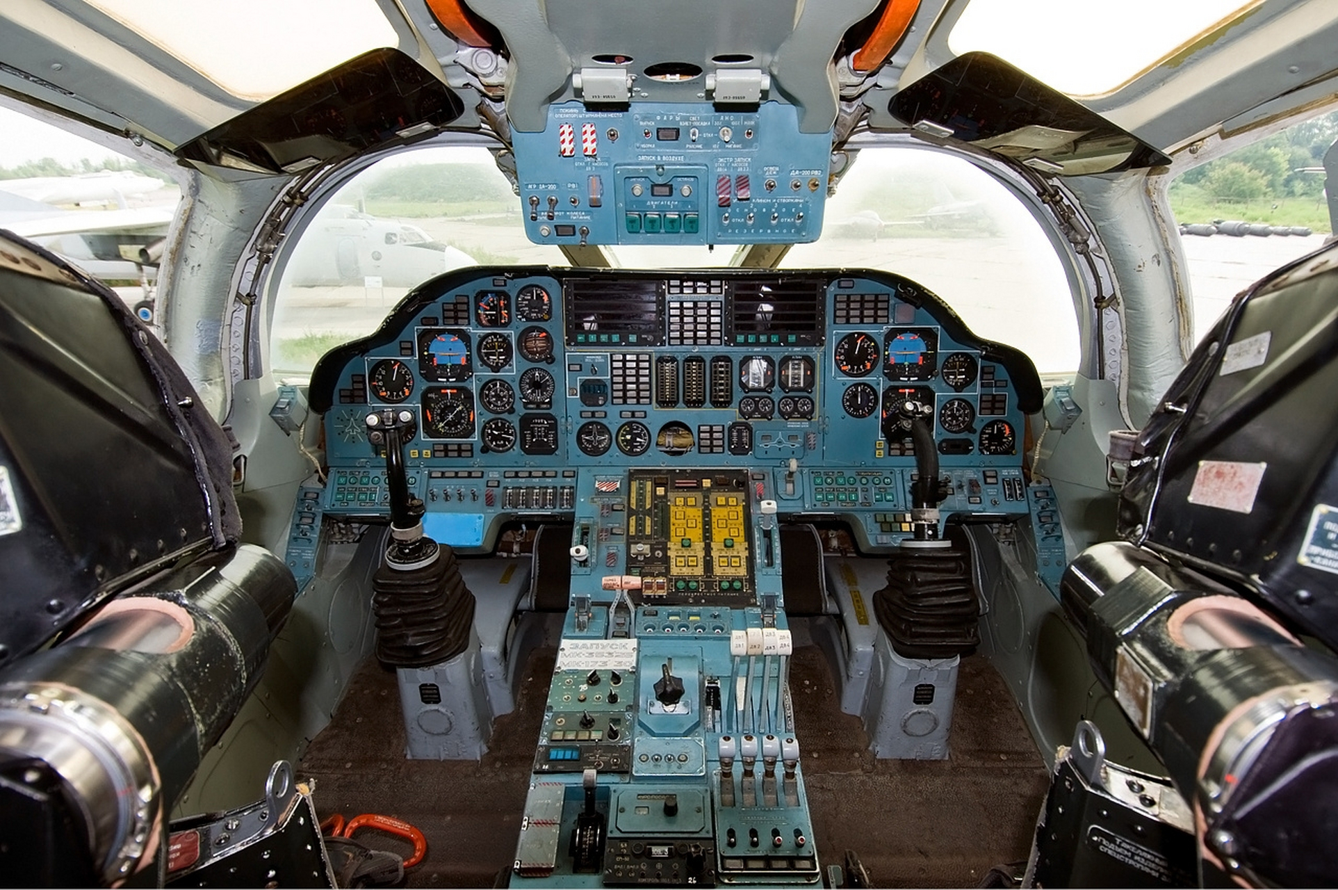 轰炸机图片驾驶舱图片