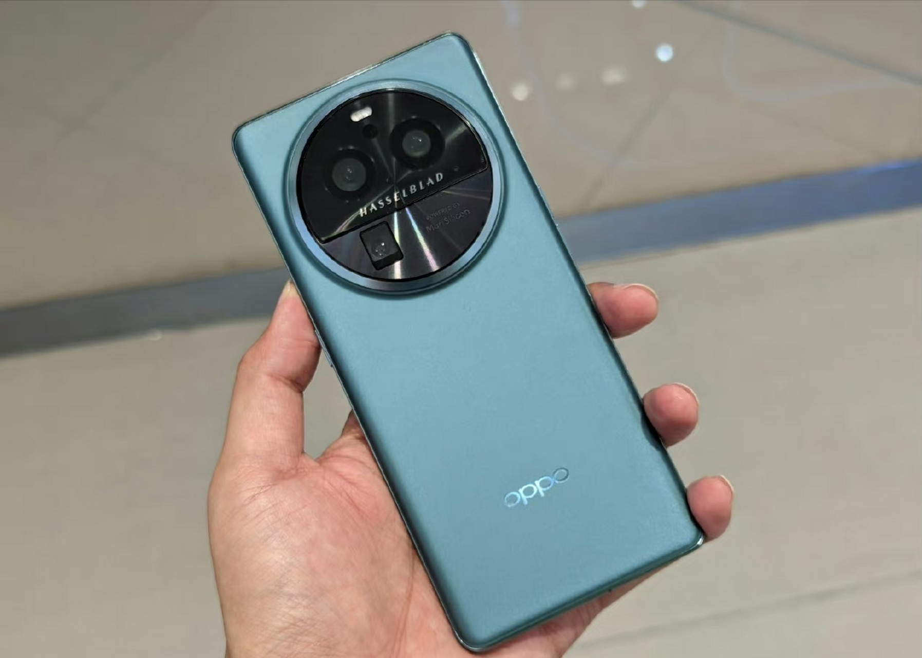 大家好啊,这次跟大家聊一聊旗舰手机oppo find x6 pro!