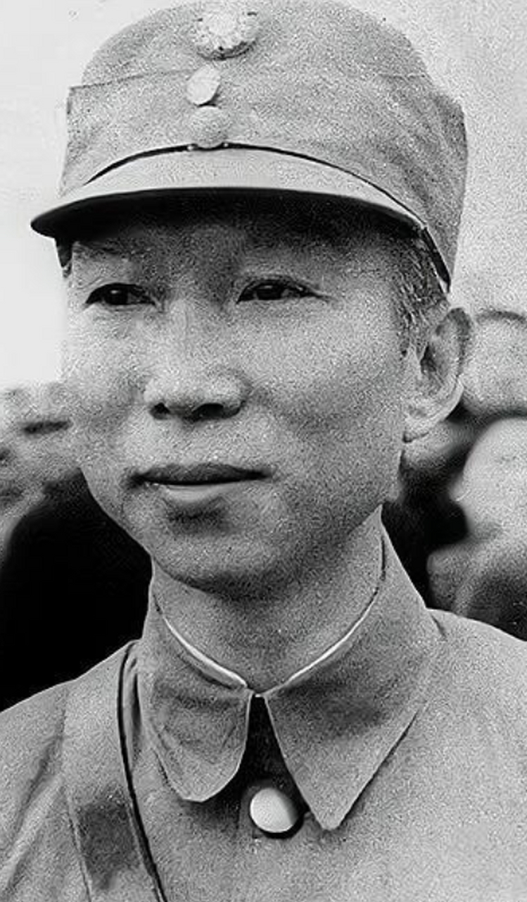 1942年,将领薛岳指挥第3次长沙会战大获全胜,在庆功宴上,他看到弟弟薛