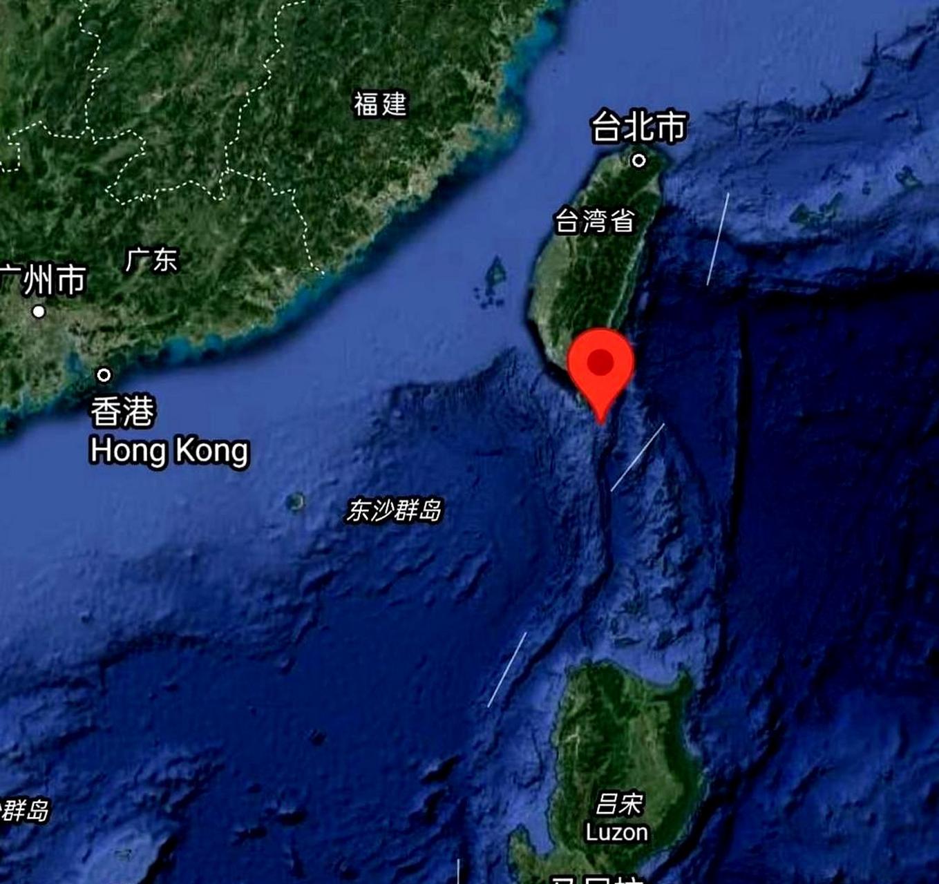 人民海军山东舰已经跨越巴士海峡,踏入西太平洋的广阔海域!