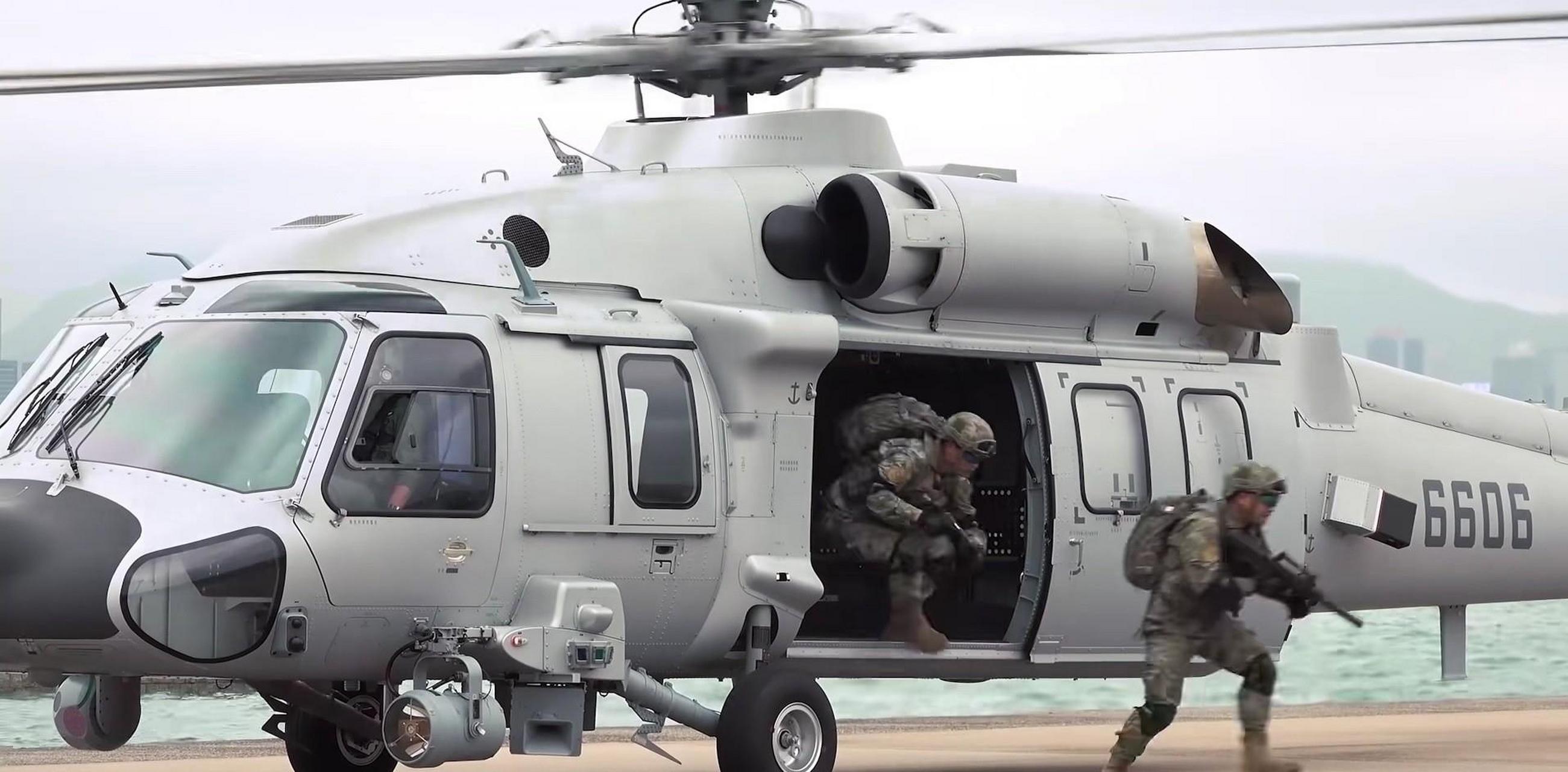 真是太漂亮了,来瞅瞅驻港部队派出直-20k直升机进行训练的场景,直-20