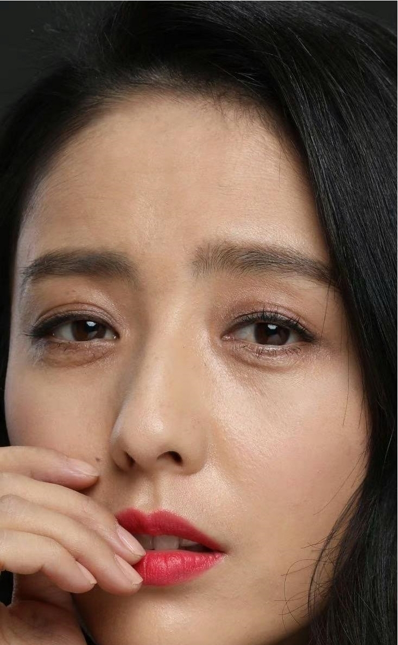 佟丽娅素颜照是不是让你脸红心跳?