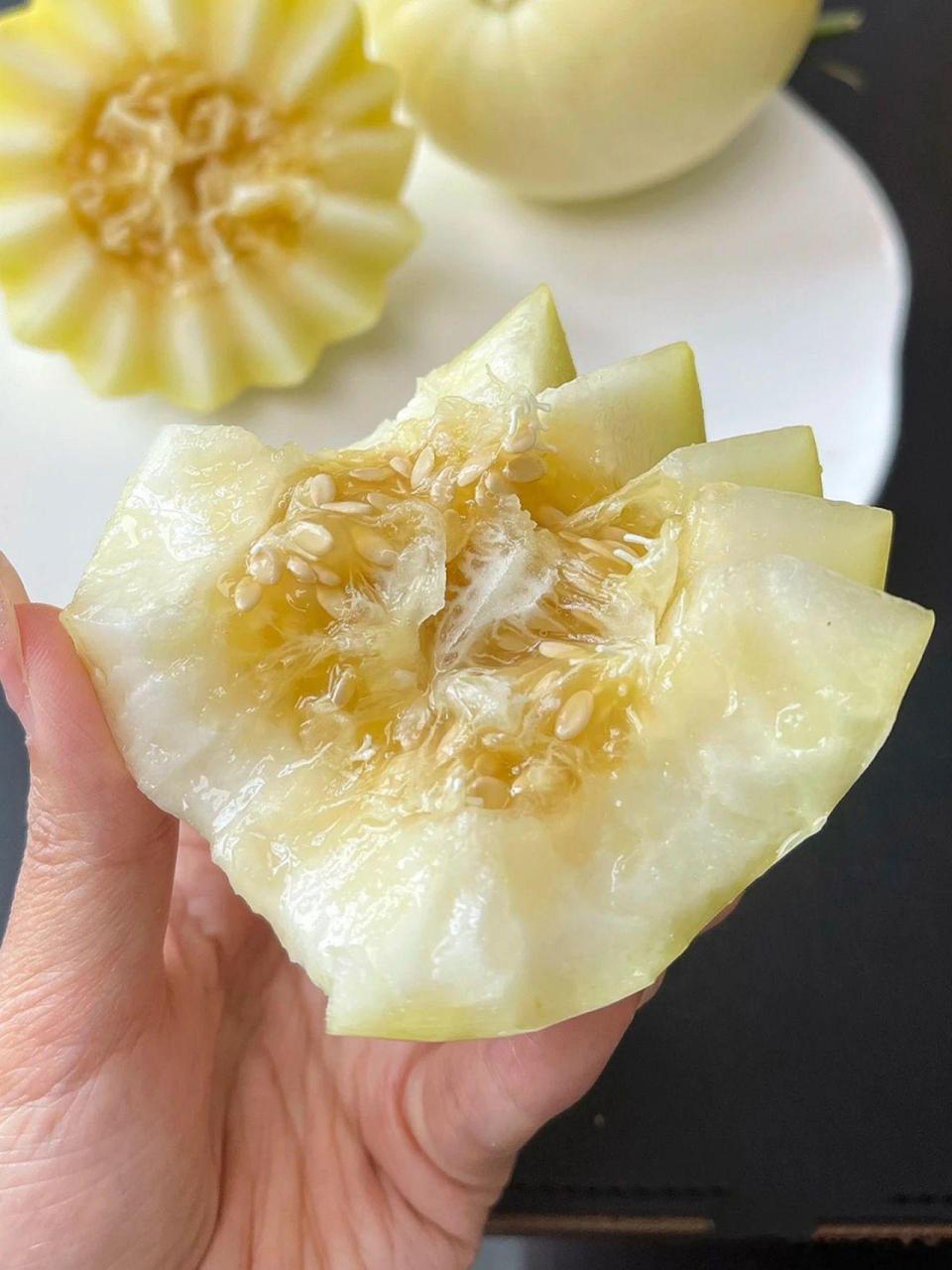 【初恋般的甜蜜】山东沂蒙山上小蜜罐甜瓜给我香迷糊了~~产品名称