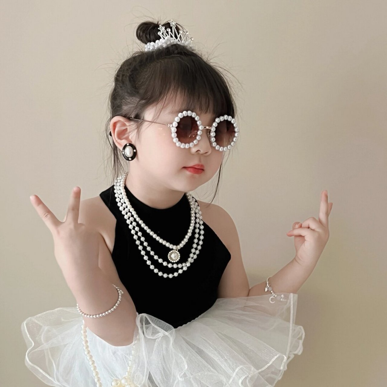 你们喜欢的新年小女孩头像合集  红红火火喜庆感满满99  你是从那张