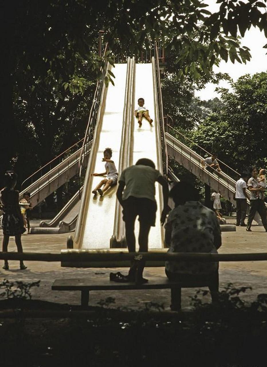 80年代广州老照片:西濠二马路,中山五路,滑梯,人民桥,游乐场