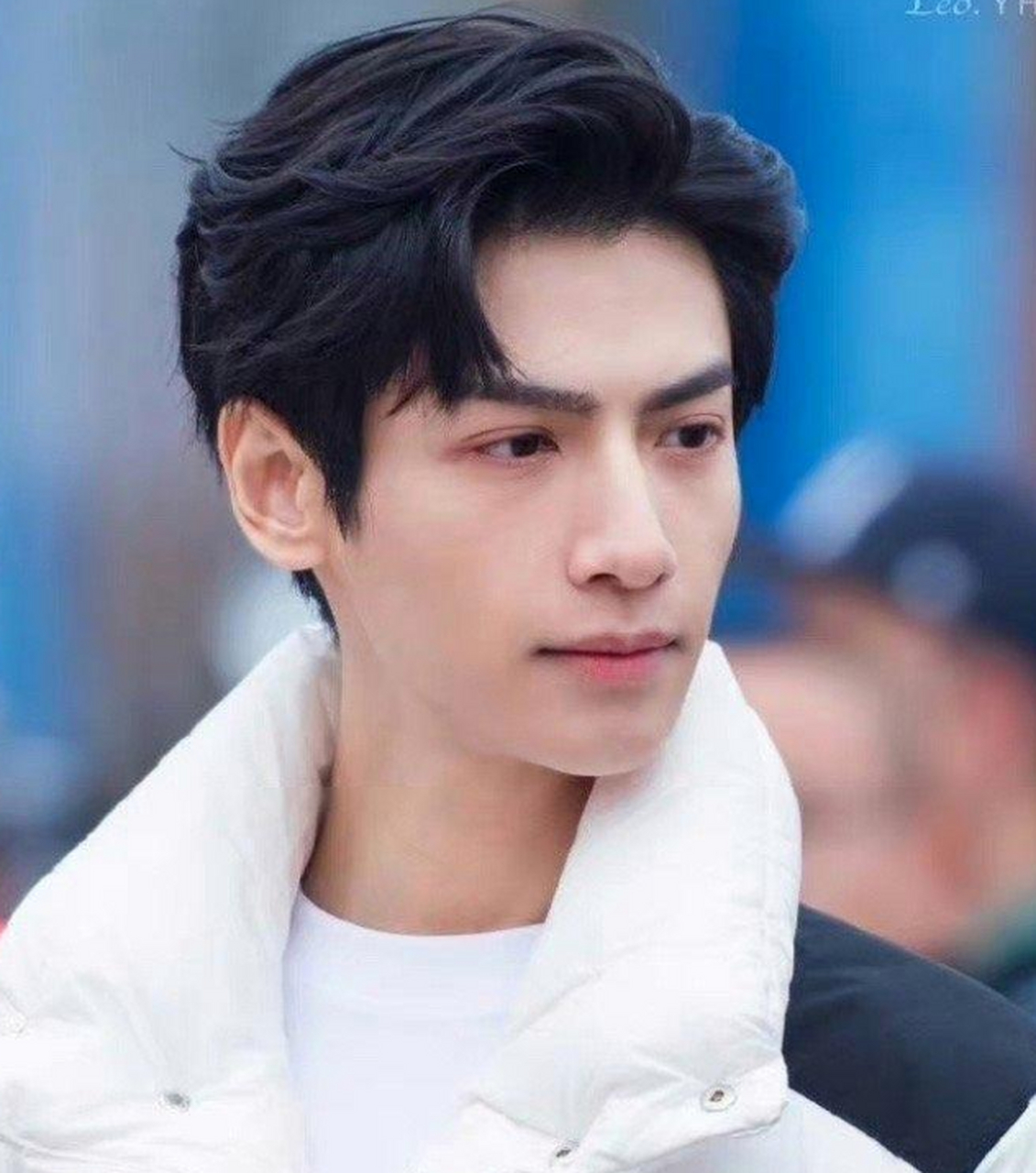 罗云熙早期顺毛刘海好青涩,好鲜嫩