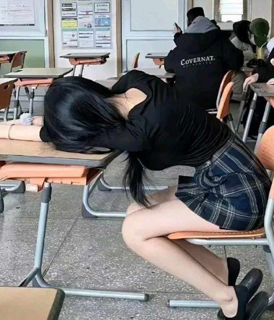 喜欢穿拖鞋上课吗