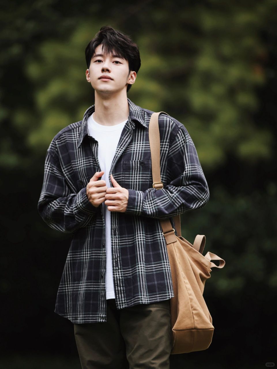 日系男友衬衫穿搭  在炎热的夏日,来一点少年感给眼睛降降温.