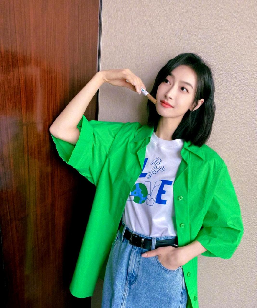 宋茜又换了新的发色,绿色的头发也能被她驾驭得如此出色!