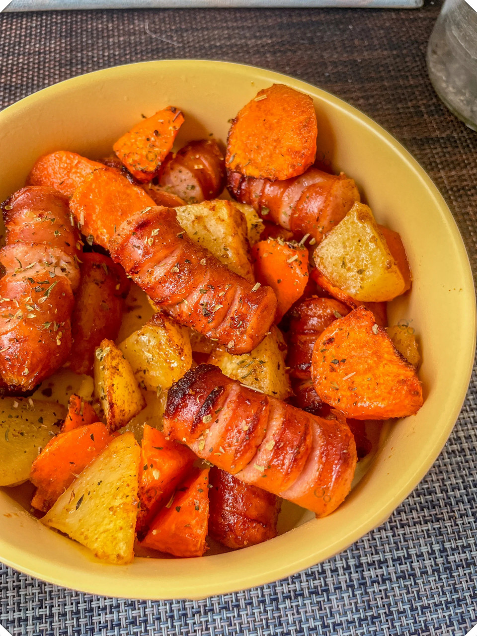 太香了!今天给大家分享一道绝对让你欲罢不能的孜然土豆香肠!