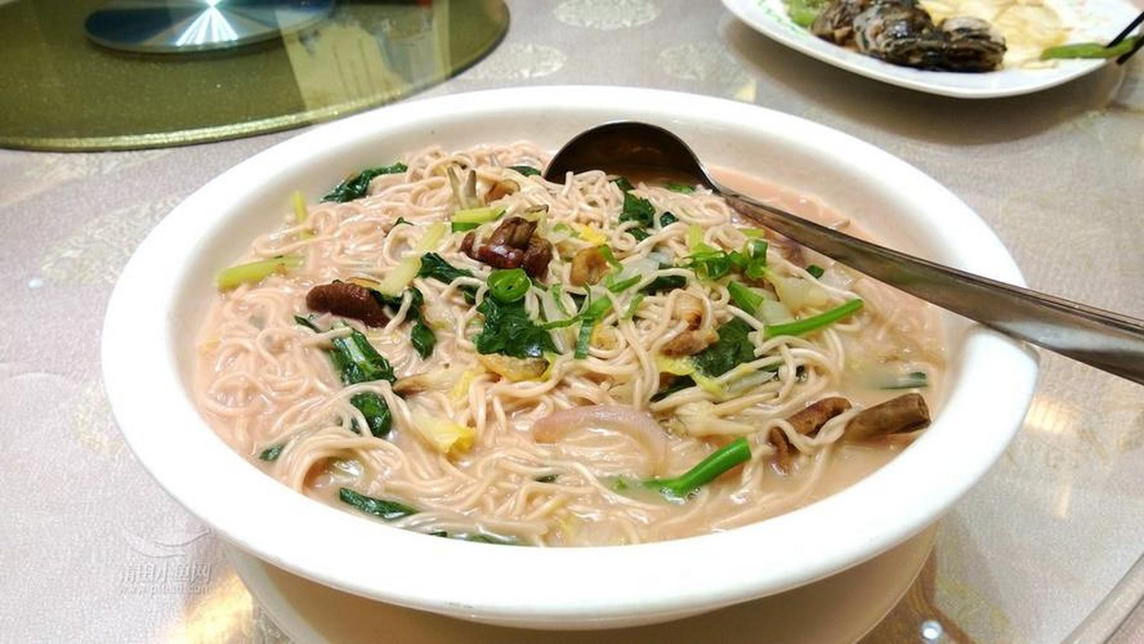 都说北方人爱面食,但南方的福建却有多种面食,而且各个城市都有自己的