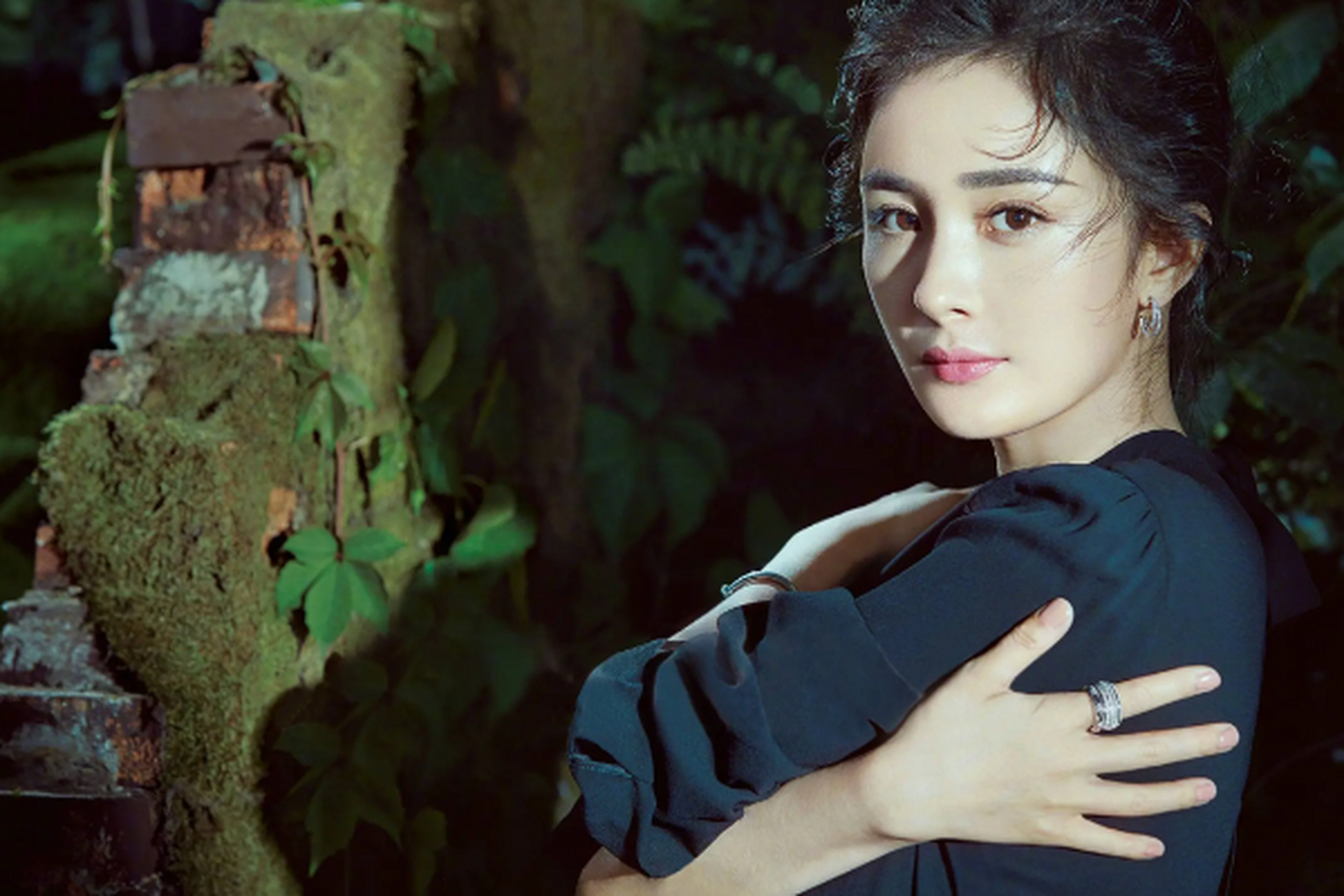 杨幂曾力挺跨性别选手!当年快乐男声有个评委安妮玫瑰质疑刘著的性别,