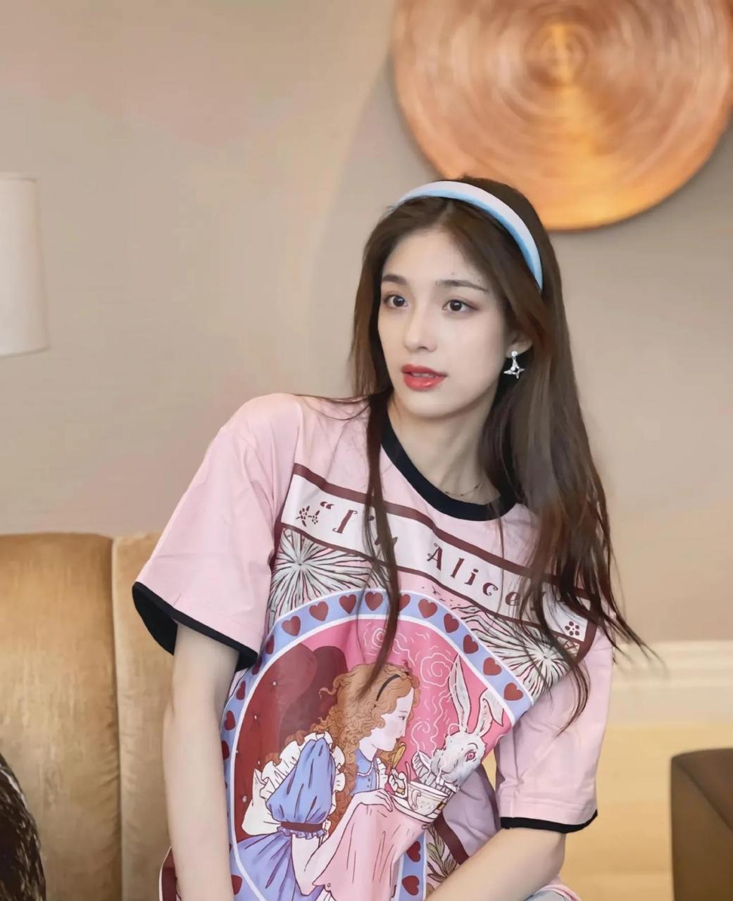 钟丽丽演员,艺名钟丽莉,1984年11月14日出生于香港.