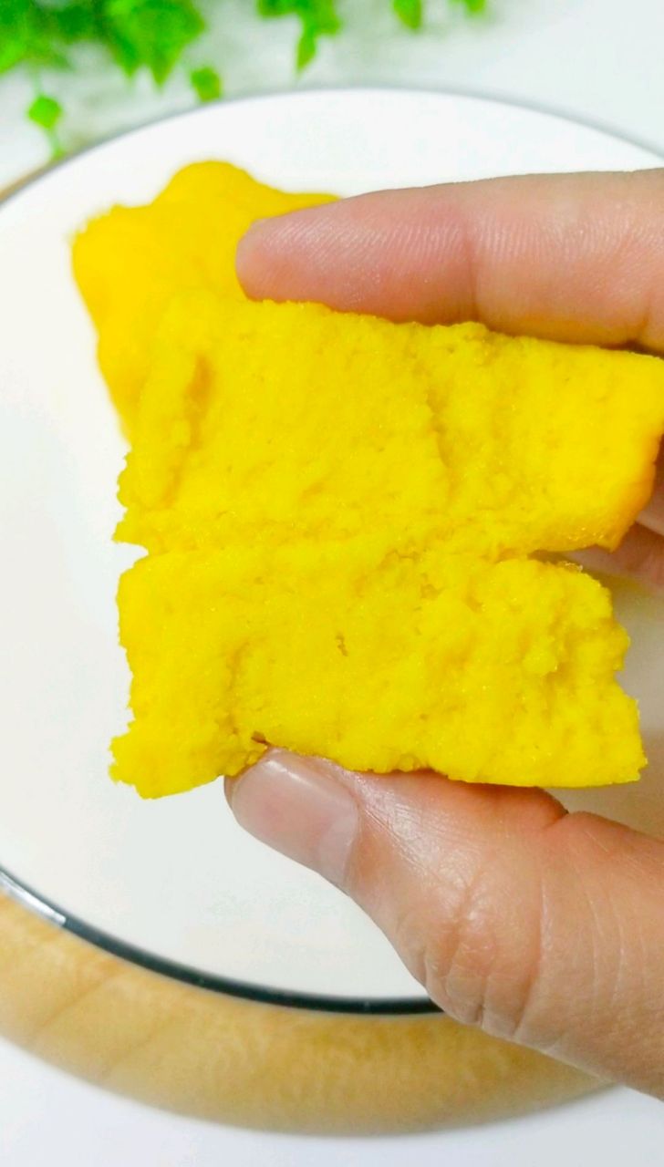 小米南瓜蒸糕 8 宝宝辅食 这次用小米和南瓜做个蒸糕,松软香甜,赶快给