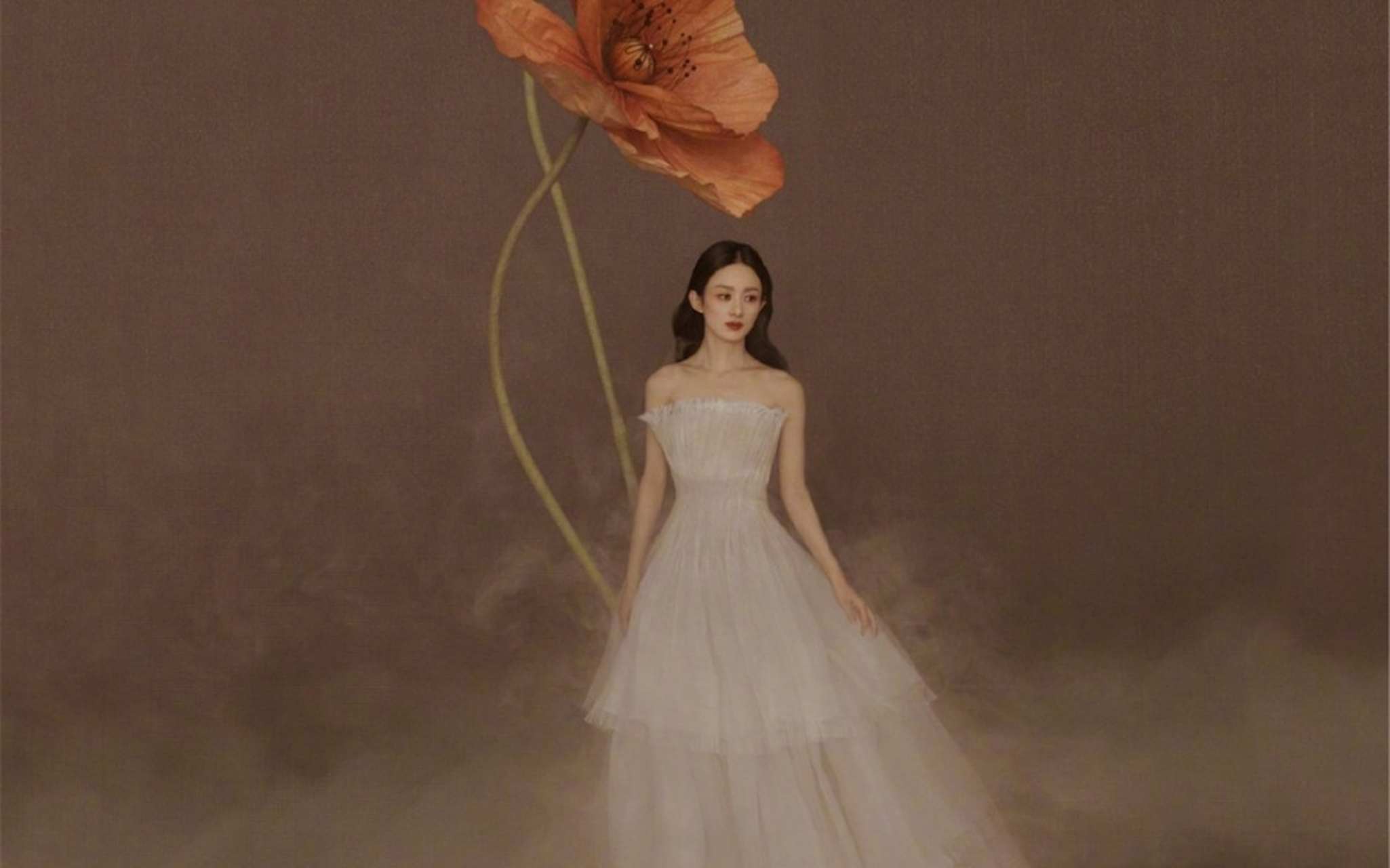 一组长裙飘飘仙气满满的赵丽颖,花间意境大片分享给大家. 颖宝