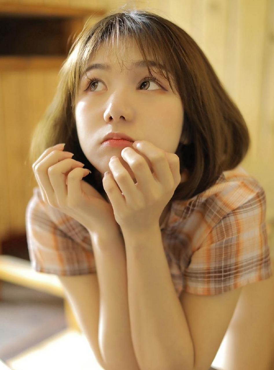 大眼睛女孩日系风格唯美摄影居家写真