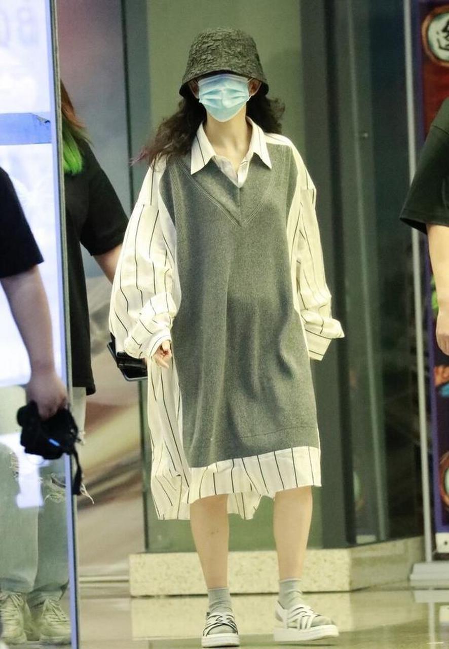 多胎!谢娜首晒二胎孕肚"好事多磨"-第1张图片-银白博客