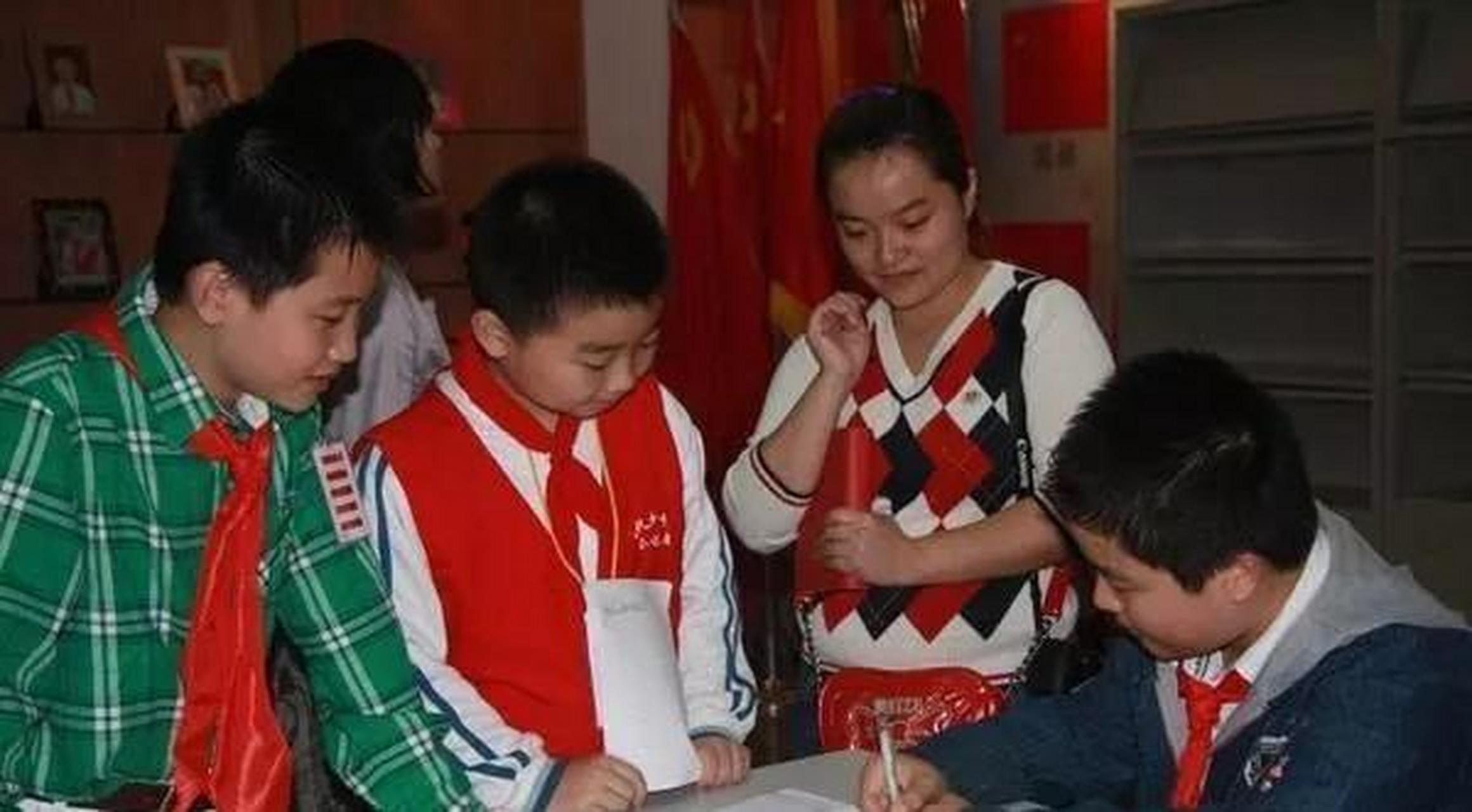 曾经轰动一时的"五道杠少年"黄艺博,高考时参加了武汉大学的自主招生