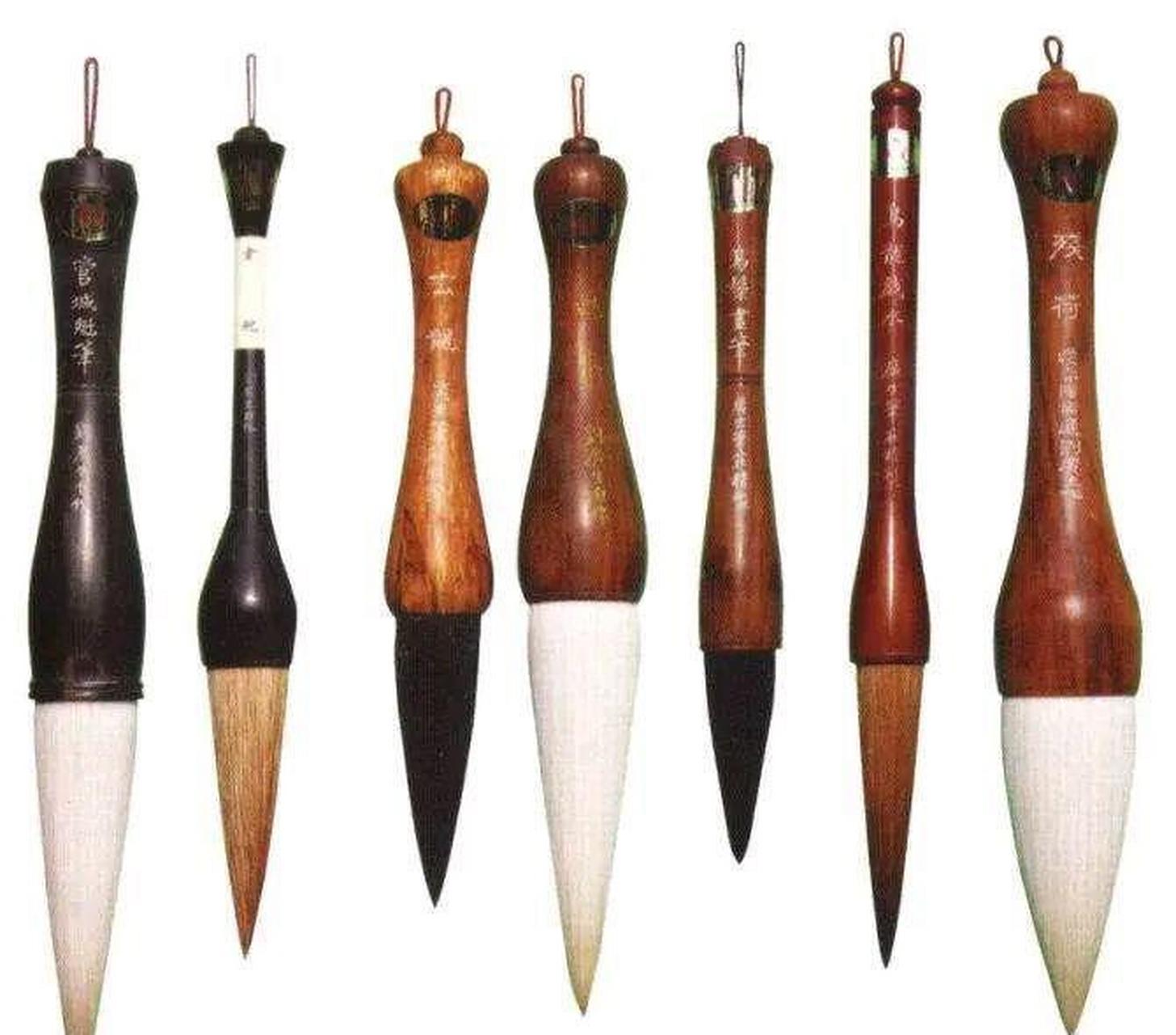 公元前223年,一天,蒙恬外出打猎,射中多只兔子,命士兵将兔子带回营地