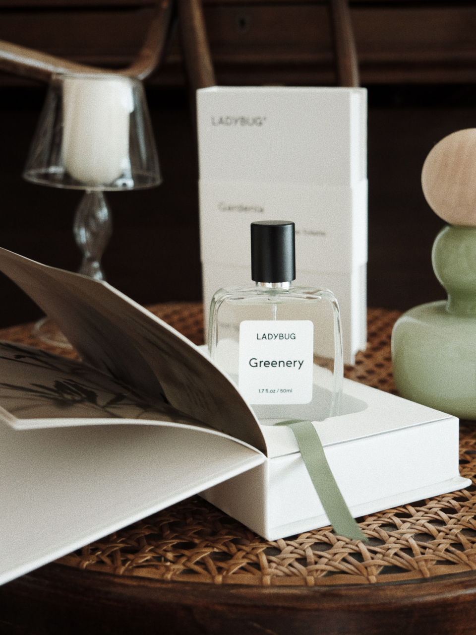 原始而温柔的小众香 述之有味ladybug香水  greenery 绿醒  前调是