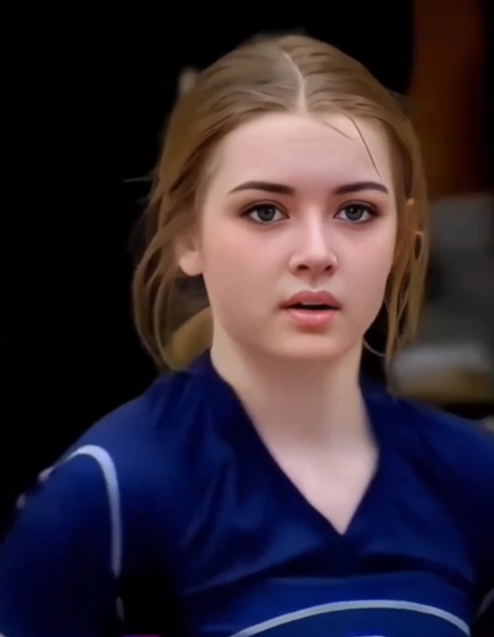 俄罗斯美女阿丽莎,出生于1995年 身高一米八,一张精致的娃娃脸 长相