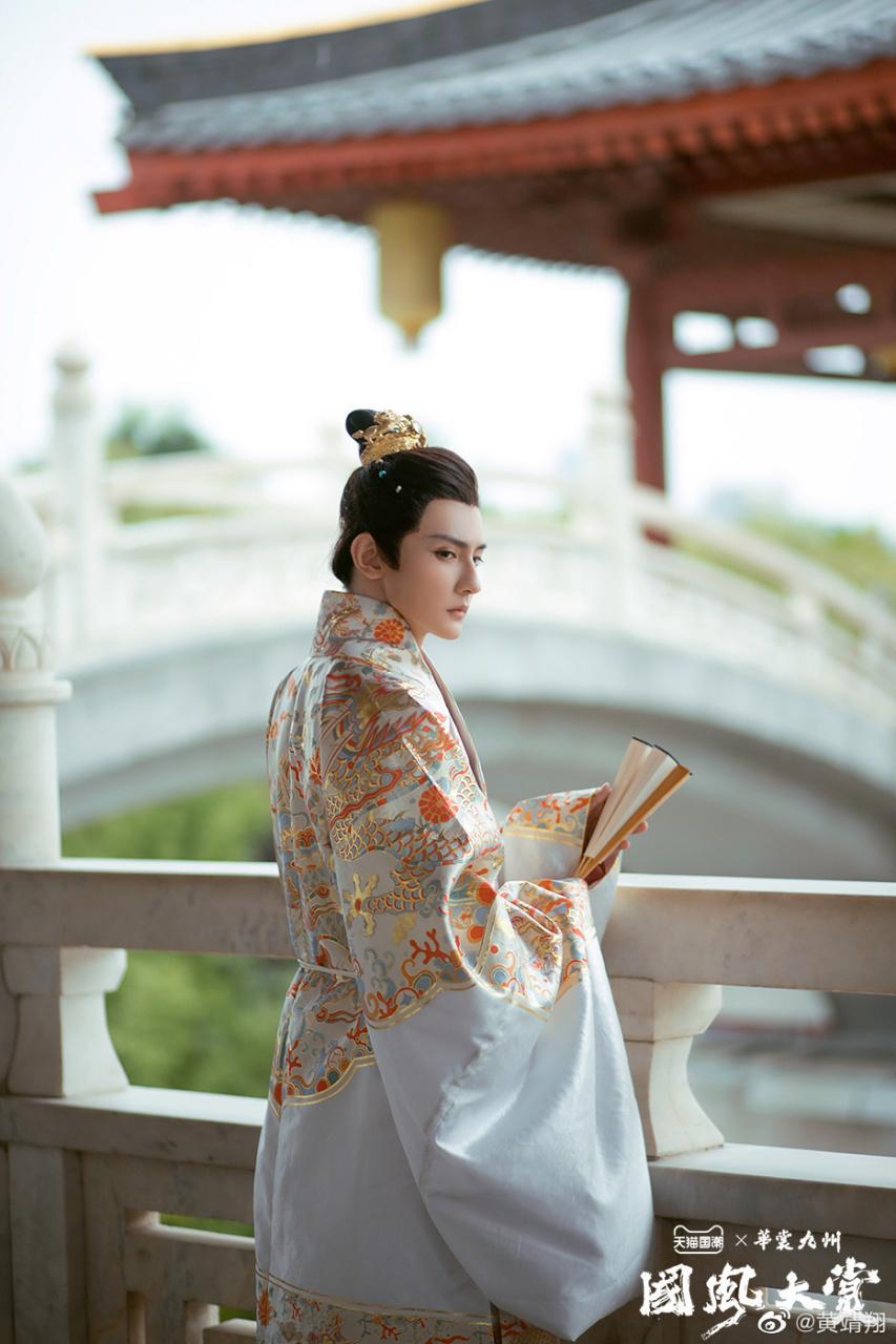 【国风大赏】黄靖翔作为钰桂笙原创汉服的代表参加国风大赏,一身玉