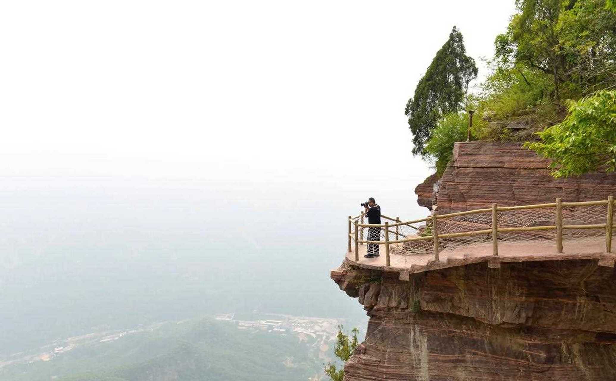 辉县红岩大峡谷图片