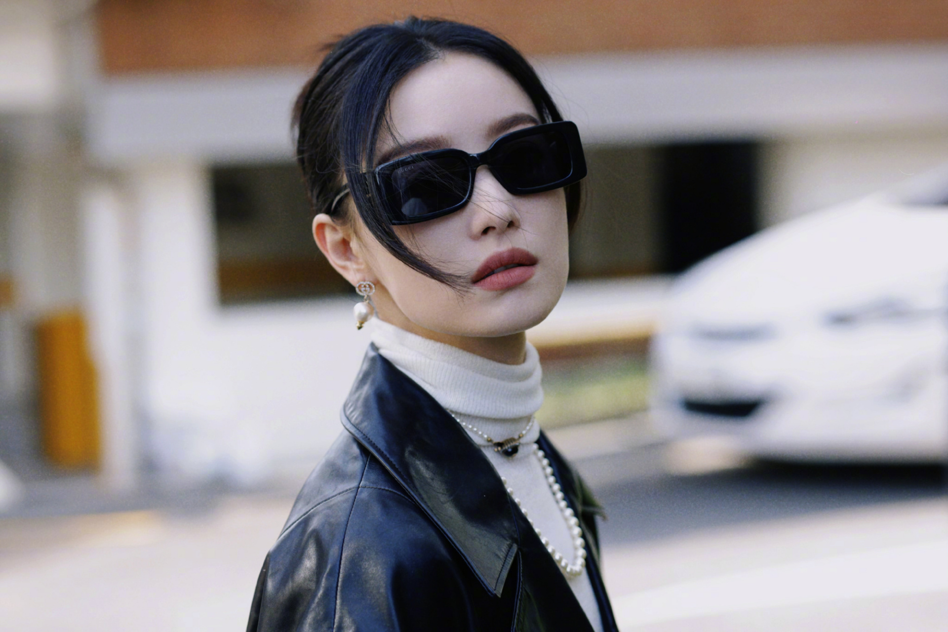 gucci 2024早春系列今天在首尔发布,倪妮受邀看秀,身穿品牌2023秋冬