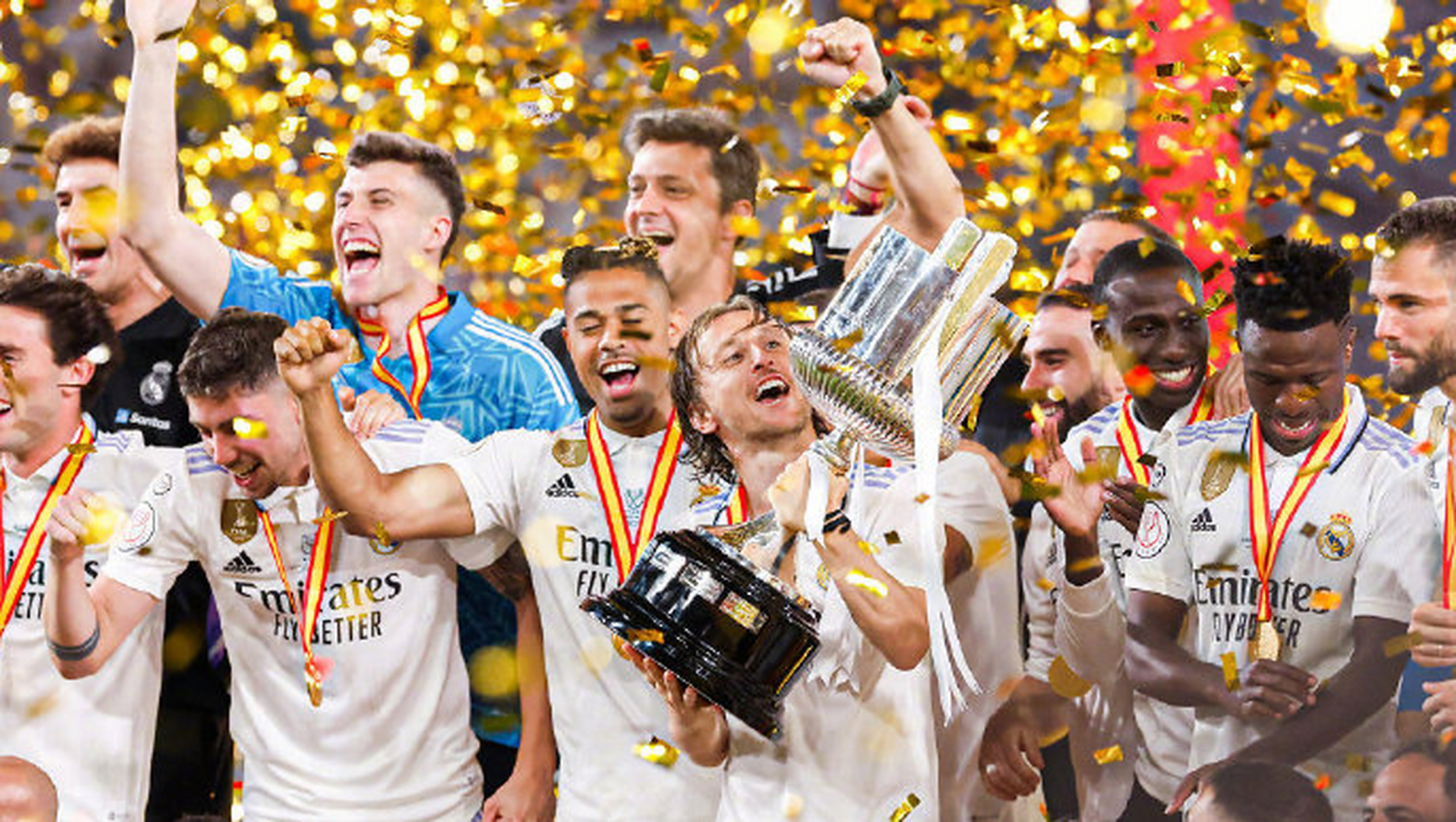 皇家马德里# #2023欧冠联赛# 10日凌晨,欧冠半决赛,皇马携国王杯夺冠