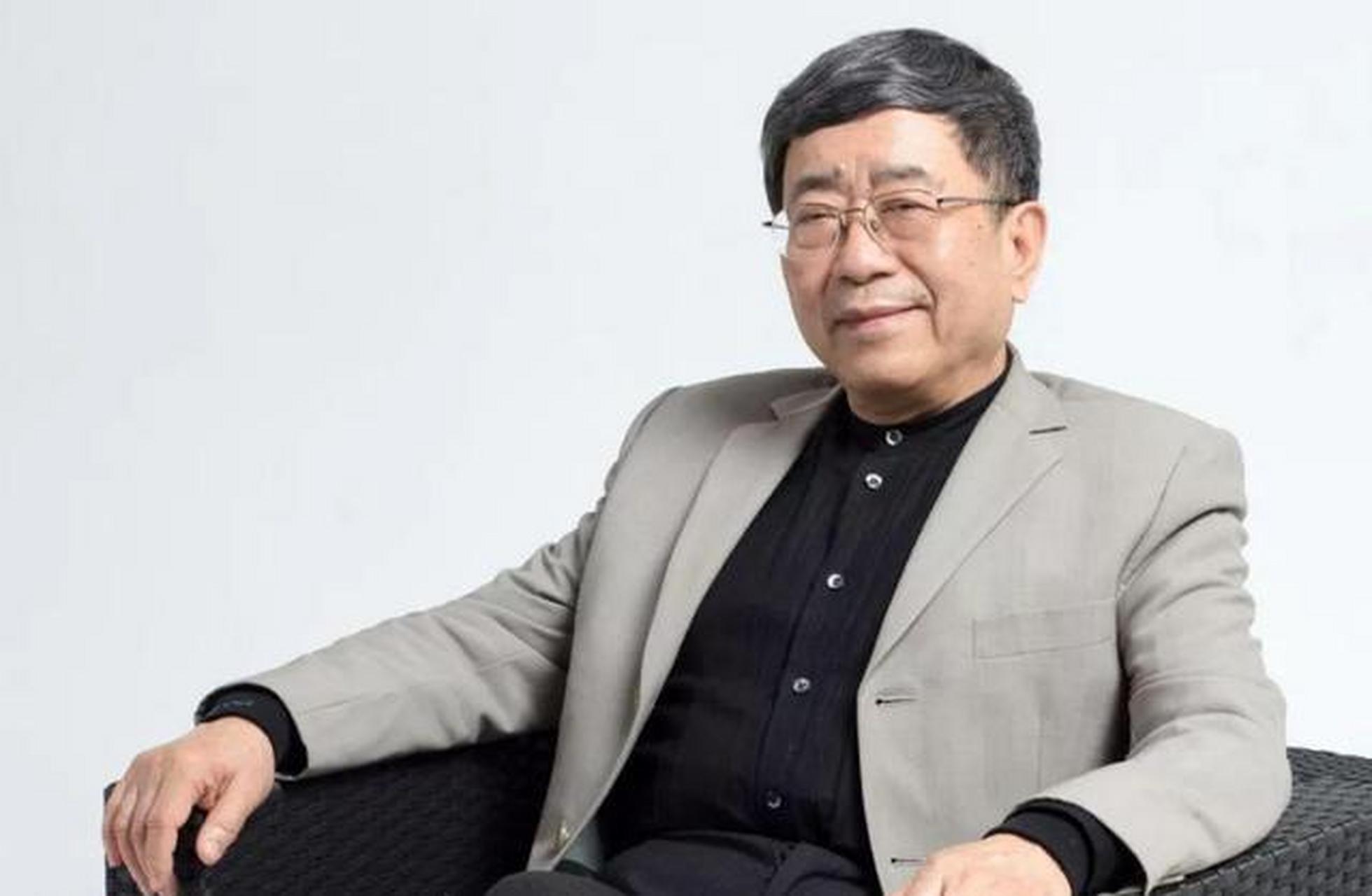 我有时在想,用老子的《道德经》解读情感和婚姻会怎样?读了余秋雨先生