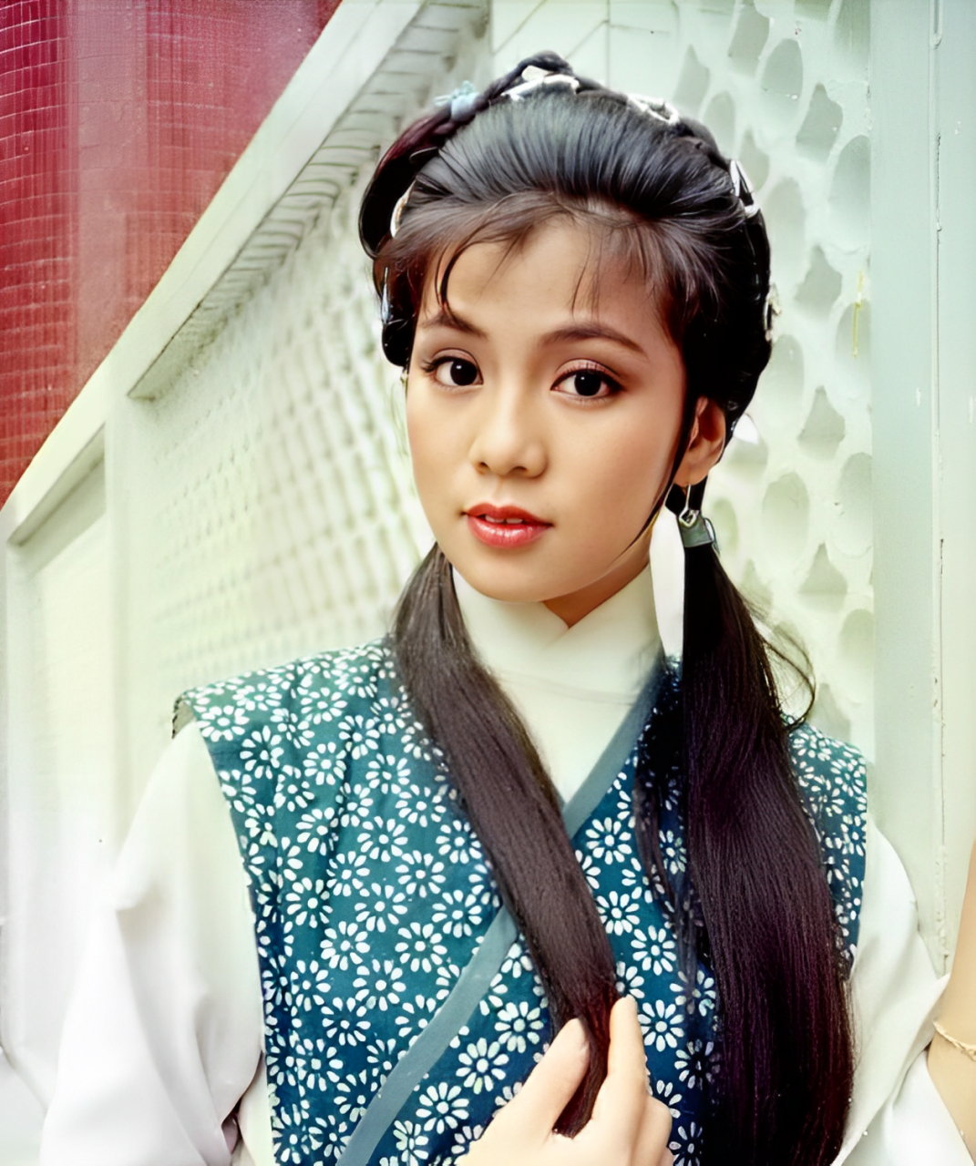 1979年,20岁的翁美玲和荷兰男友外出烧烤,当时翁美玲正在英国剑桥艺术