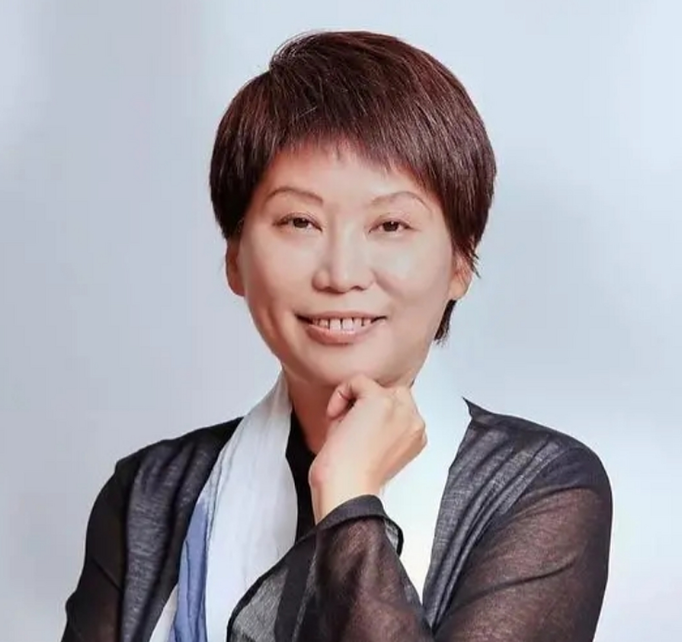 北京中医药大学教授曲黎敏在一次讲座中直言:"一夫一妻制违反人性,95%