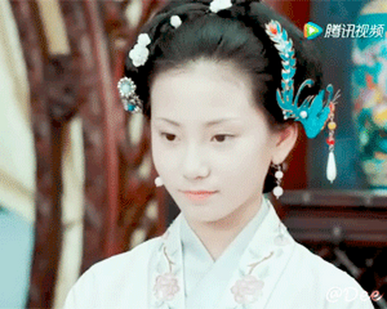 郭飞歌中国内地女演员,歌手,代表作《小戏骨》,获临沂演讲诵读比赛