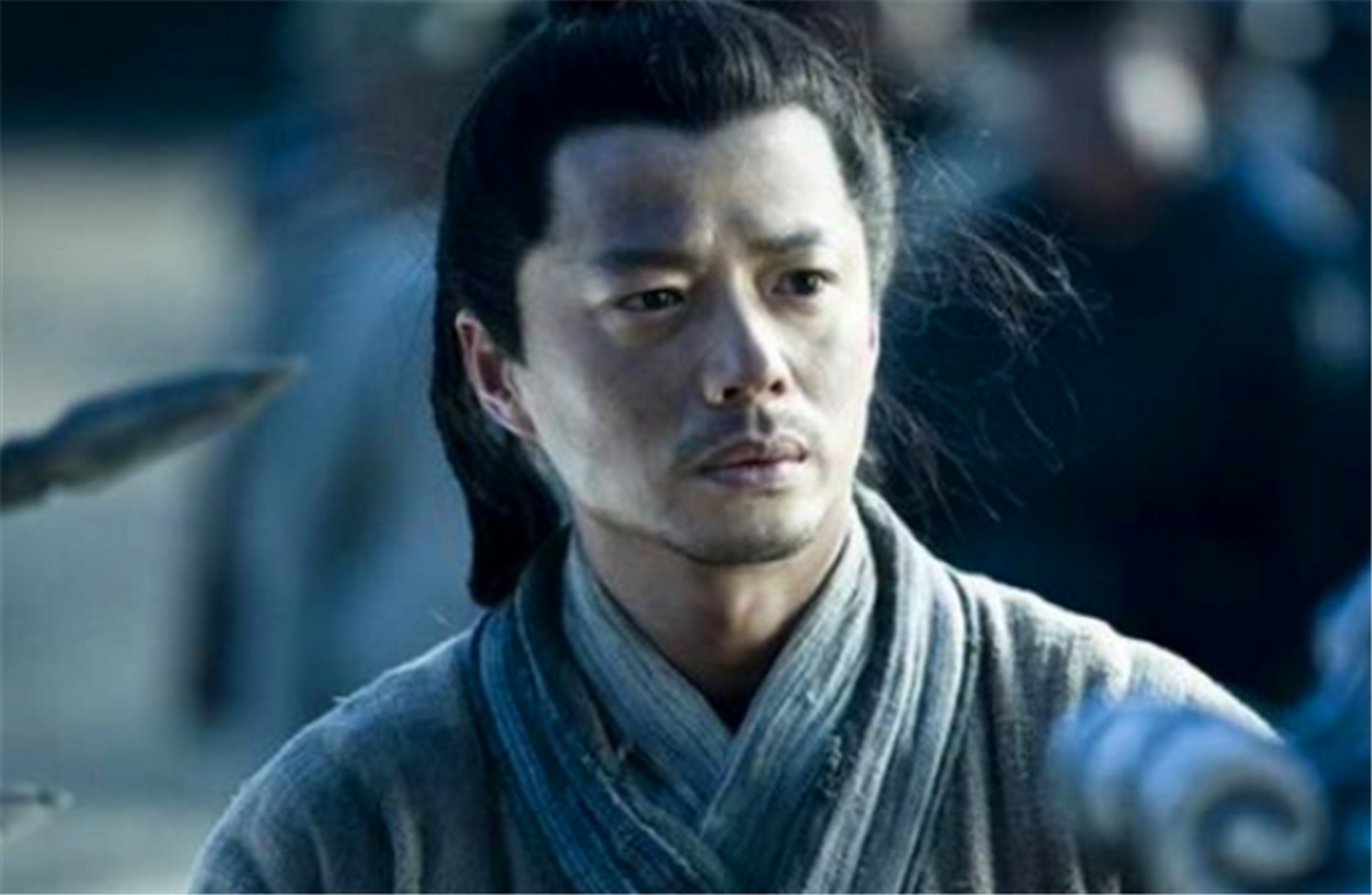 公元前202年,一天,落魄的韩信在大树底下乘凉,突然有一个小孩把尿撒在