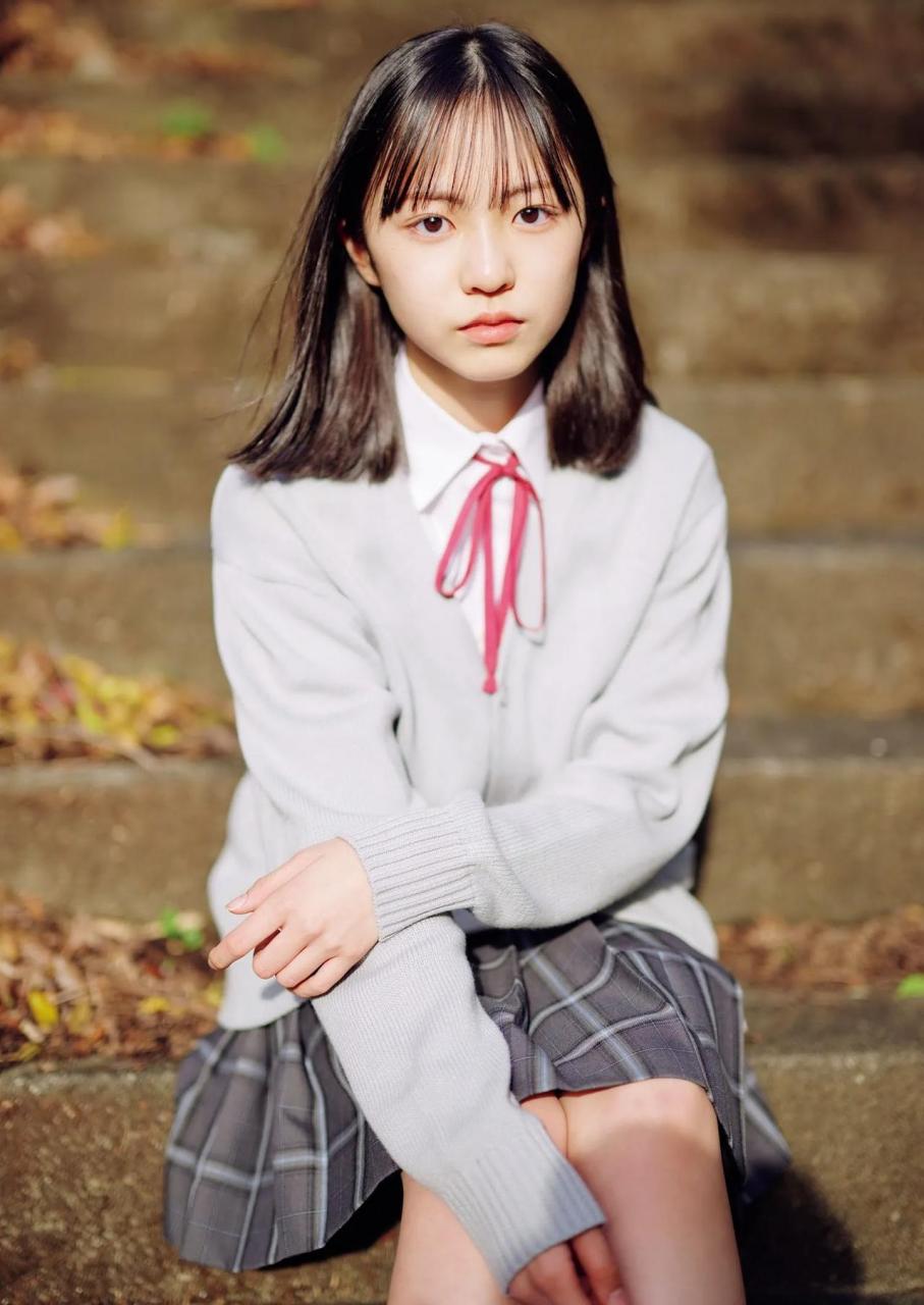 正源司阳子小清新春夏户外穿搭写真.